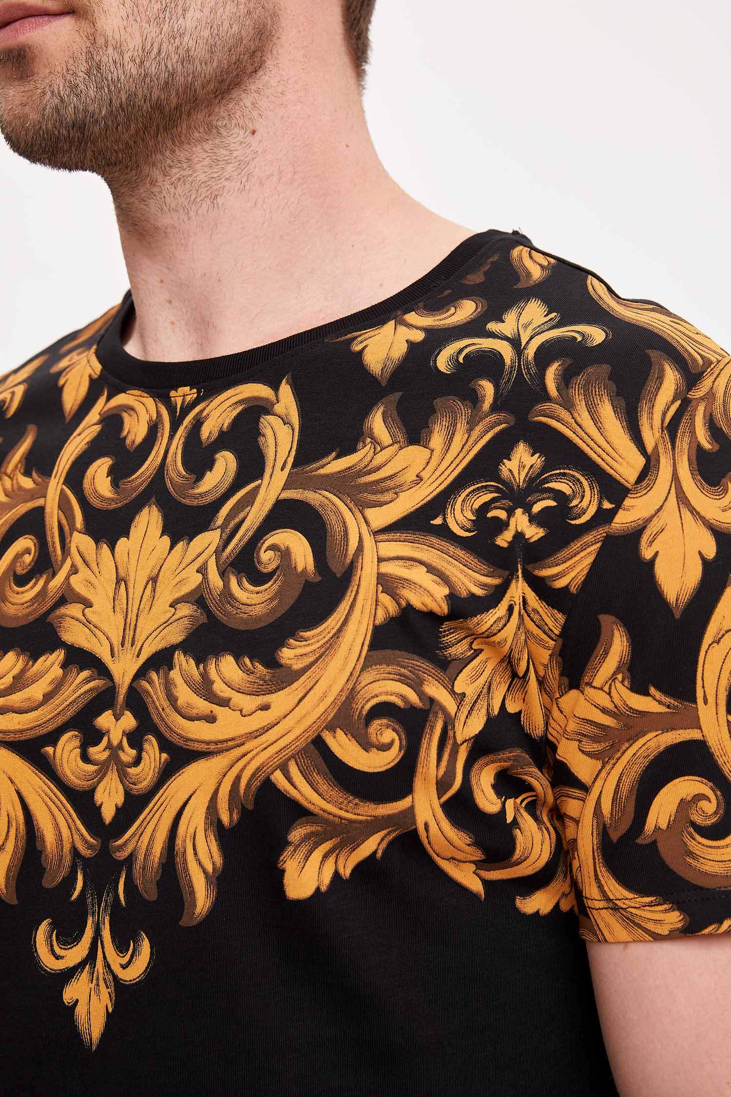 Defacto Desenli Slim Fit T-shirt. 3 Defacto Desenli Slim Fit T-shirt. 3