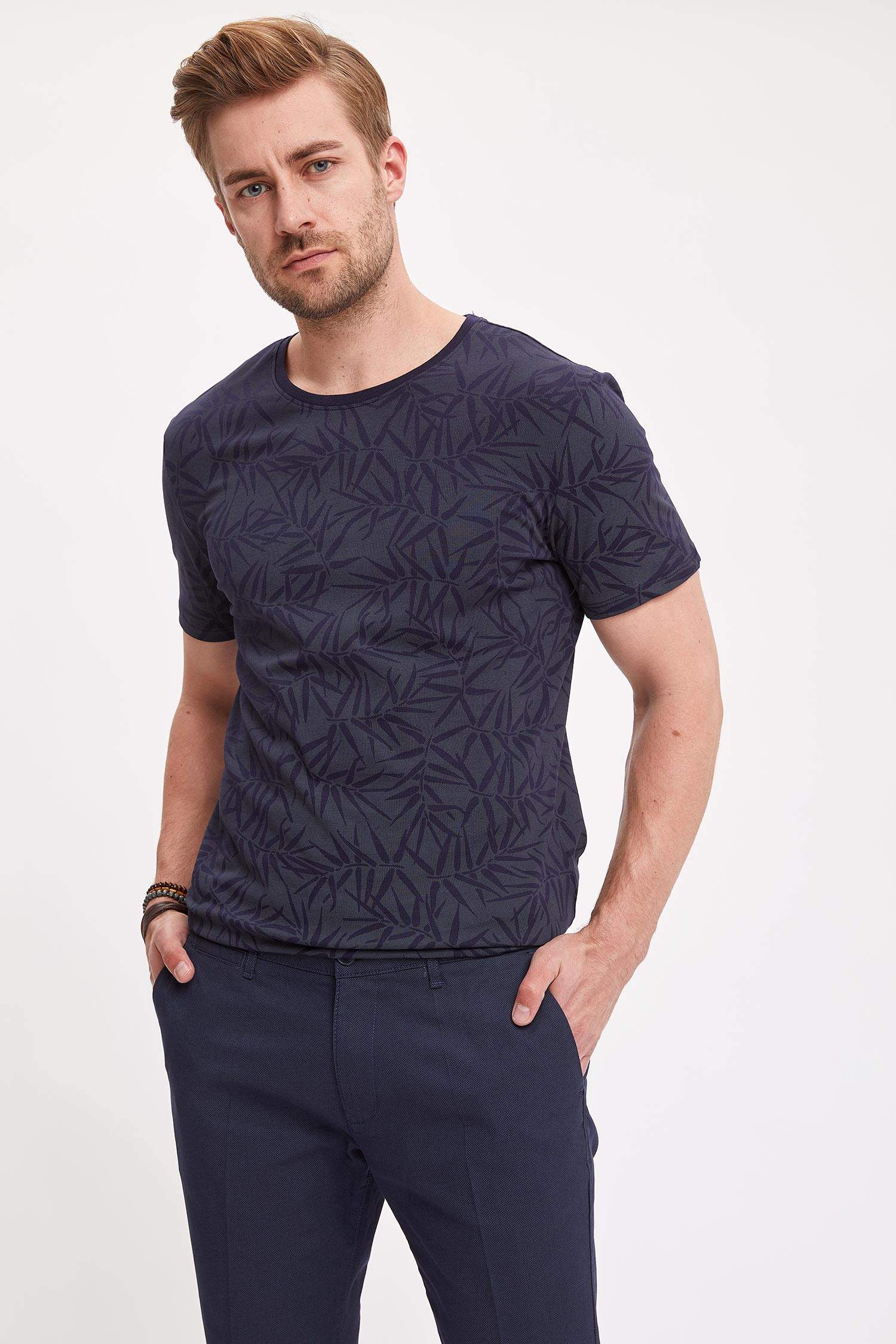 Defacto Desenli Kısa Kollu T-shirt. 1 Defacto Desenli Kısa Kollu T-shirt. 1