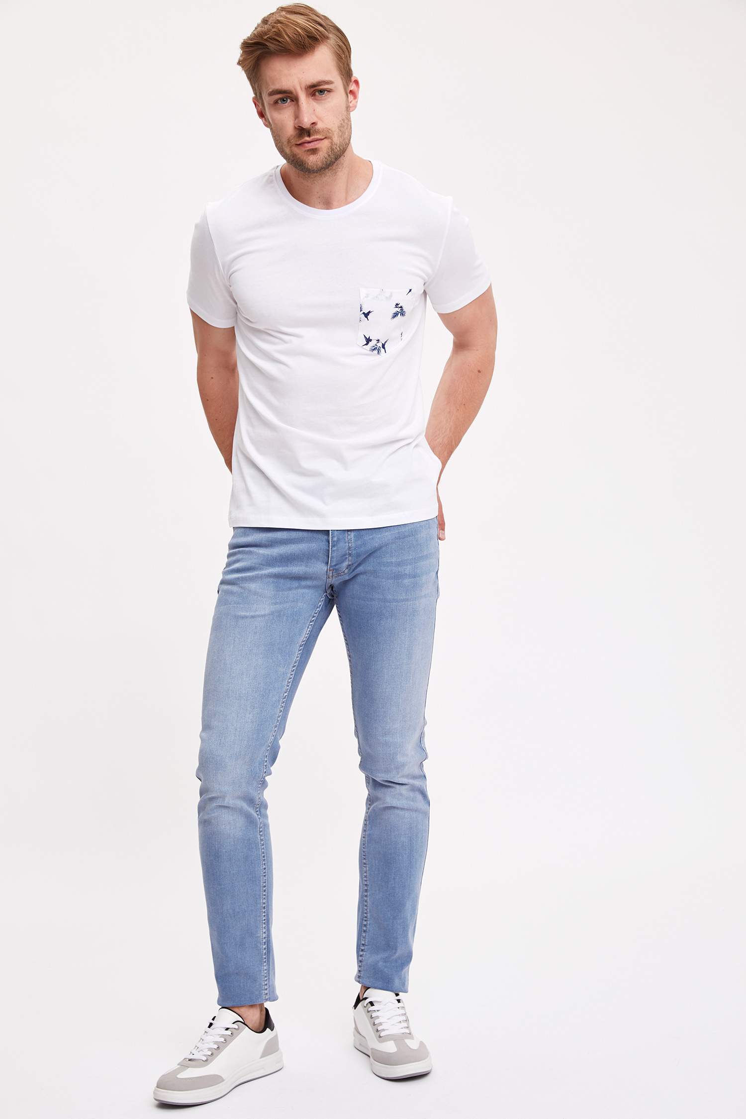 Defacto Baskılı Cepli Kısa Kollu T-shirt. 2 Defacto Baskılı Cepli Kısa Kollu T-shirt. 2