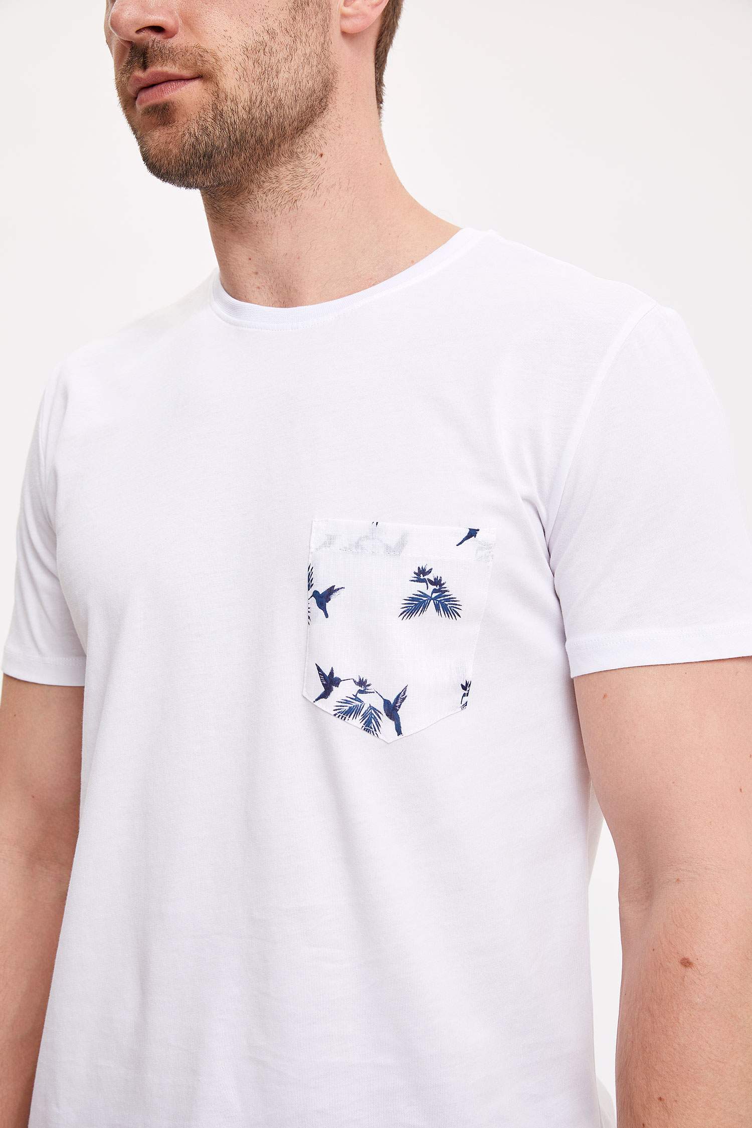 Defacto Baskılı Cepli Kısa Kollu T-shirt. 3 Defacto Baskılı Cepli Kısa Kollu T-shirt. 3