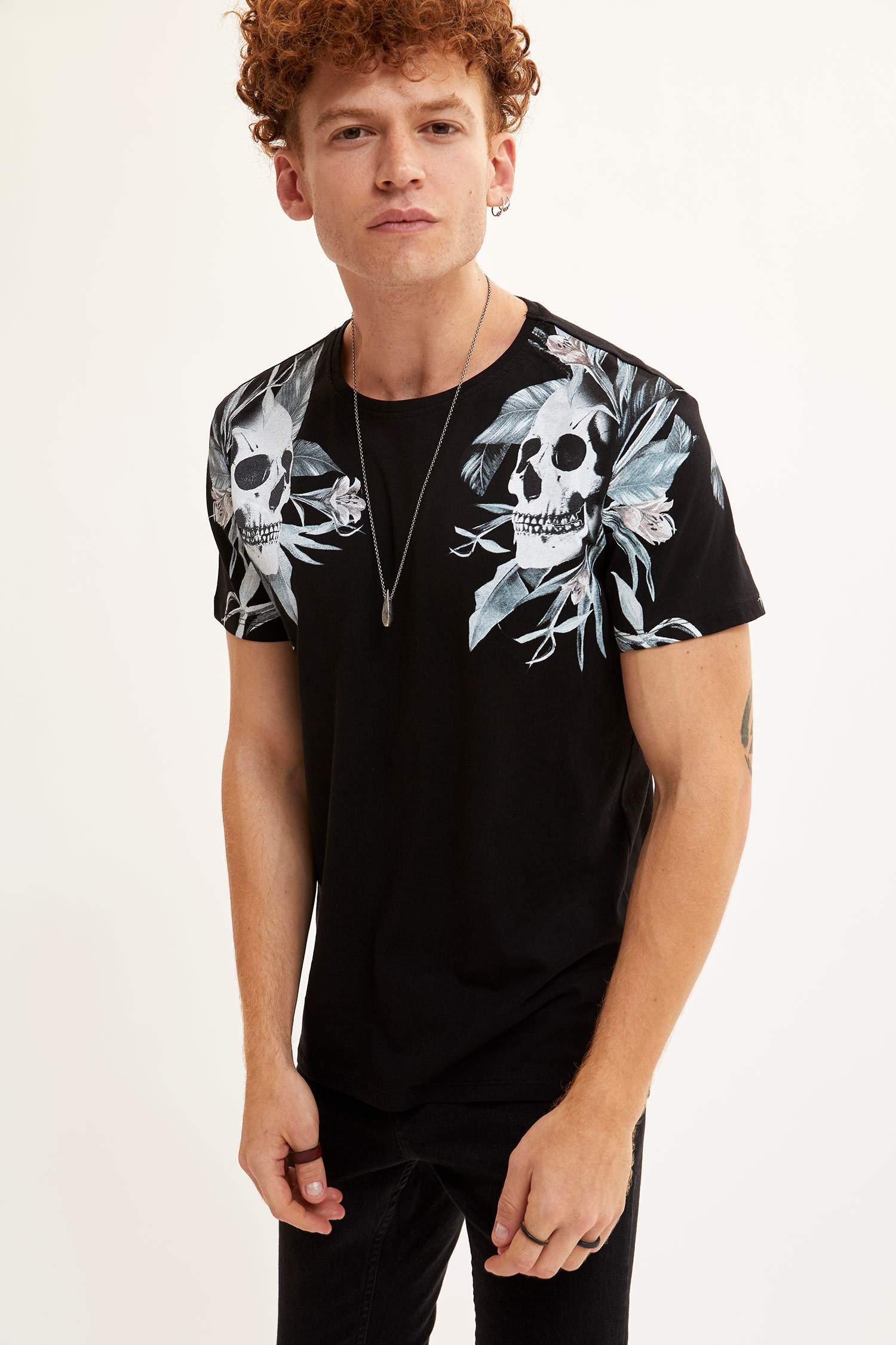 Defacto Baskılı Kısa Kollu T-Shirt. 1 Defacto Baskılı Kısa Kollu T-Shirt. 1
