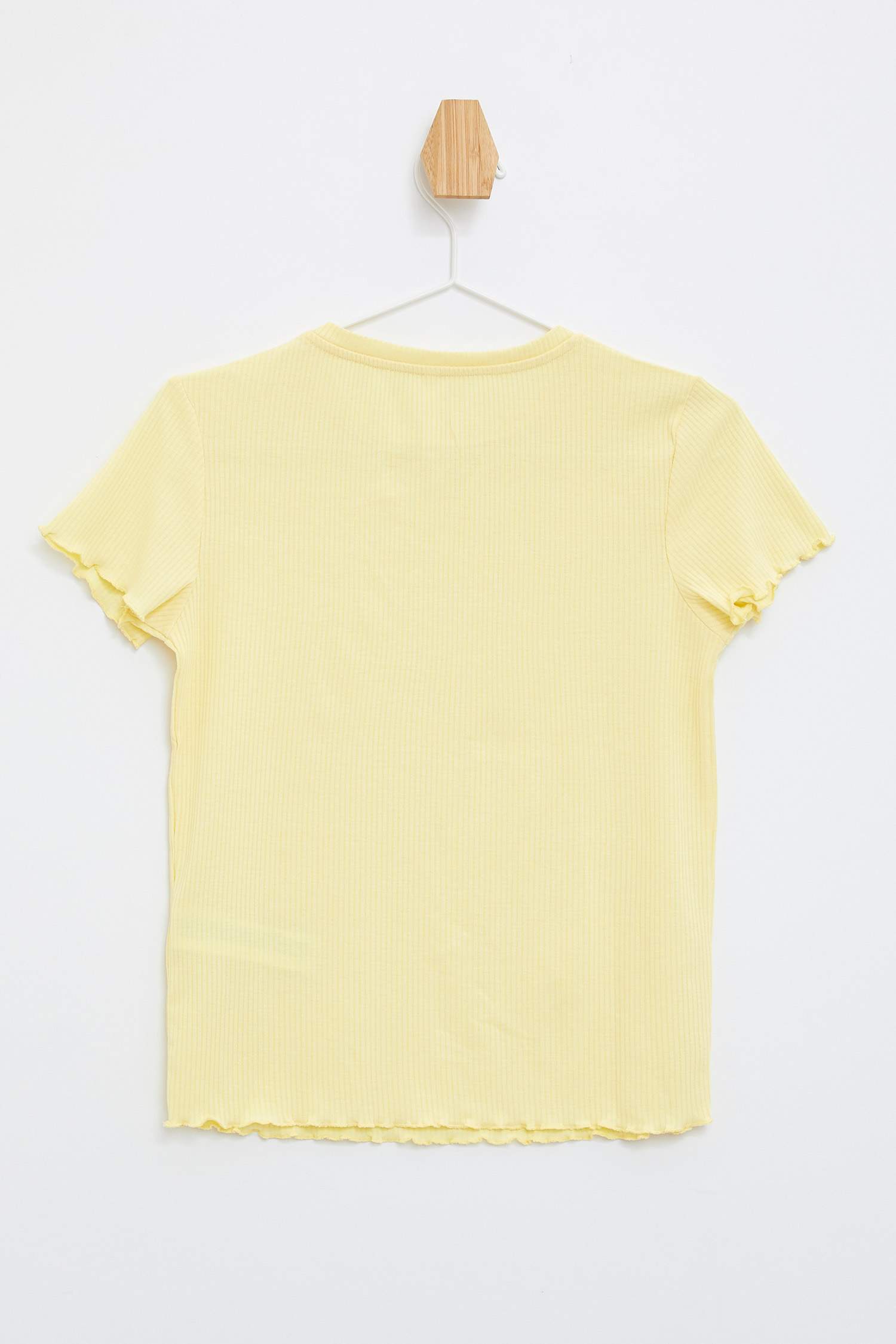 Defacto Kısa Kollu T-shirt. 2 Defacto Kısa Kollu T-shirt. 2