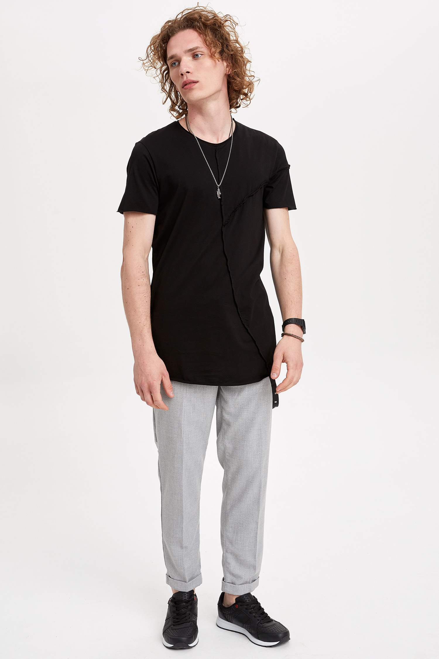 Defacto Long Fit Kısa Kollu T-shirt. 2 Defacto Long Fit Kısa Kollu T-shirt. 2