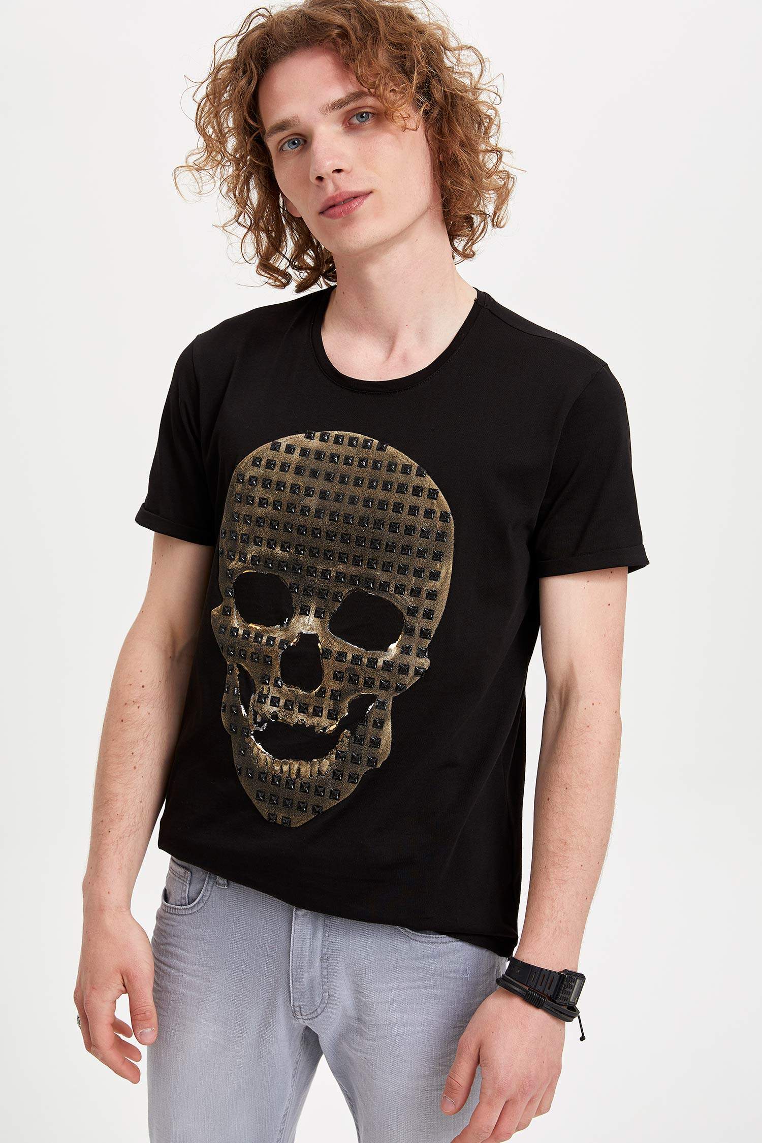 Defacto Kuru Kafalı Kısa Kollu T-shirt. 3 Defacto Kuru Kafalı Kısa Kollu T-shirt. 3