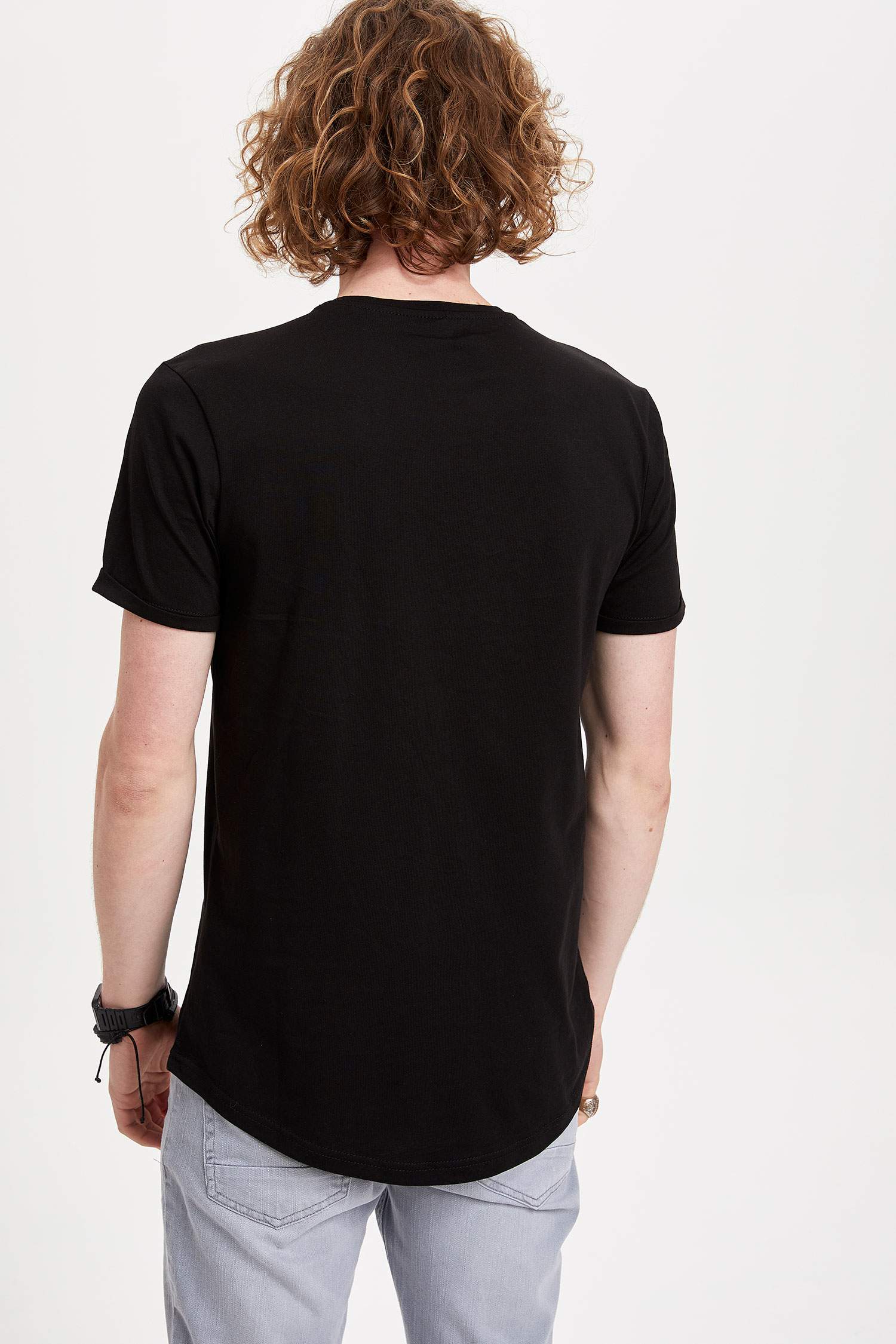 Defacto Kuru Kafalı Kısa Kollu T-shirt. 5 Defacto Kuru Kafalı Kısa Kollu T-shirt. 5