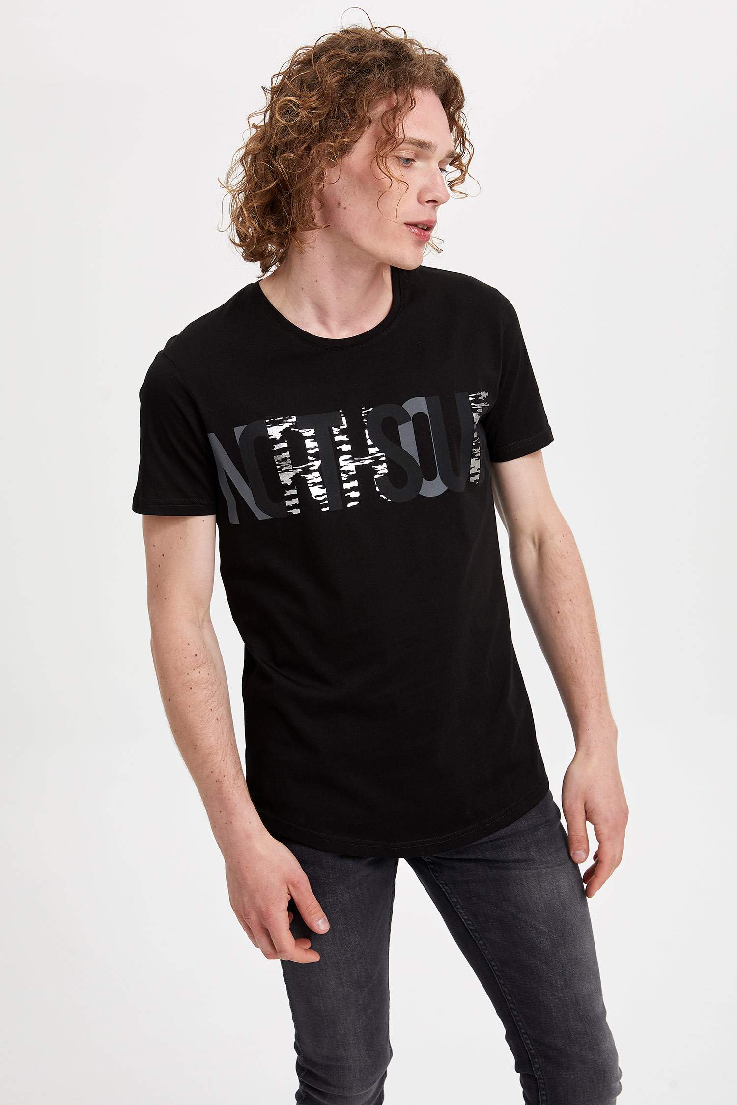 Defacto Baskılı Kısa Kollu T-shirt. 1 Defacto Baskılı Kısa Kollu T-shirt. 1