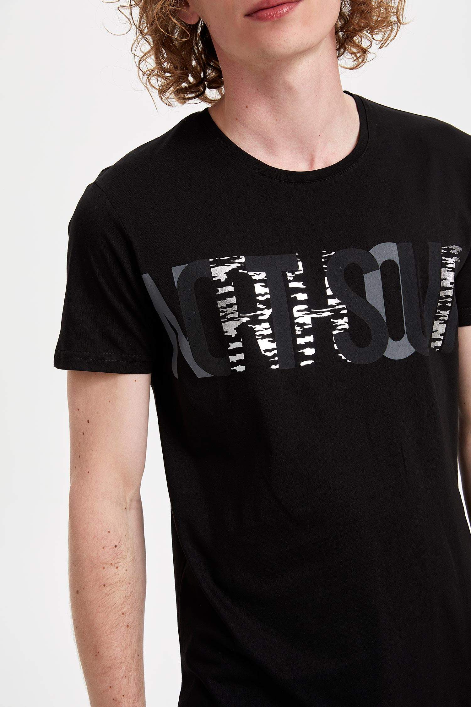 Defacto Baskılı Kısa Kollu T-shirt. 3 Defacto Baskılı Kısa Kollu T-shirt. 3