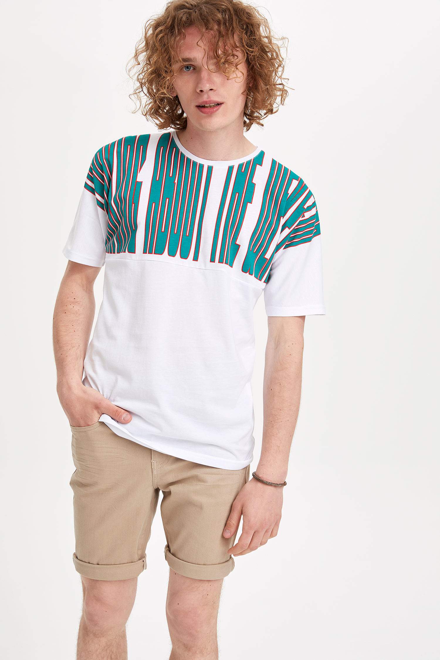 Defacto Renk Bloklu Oversize T-shirt. 1 Defacto Renk Bloklu Oversize T-shirt. 1
