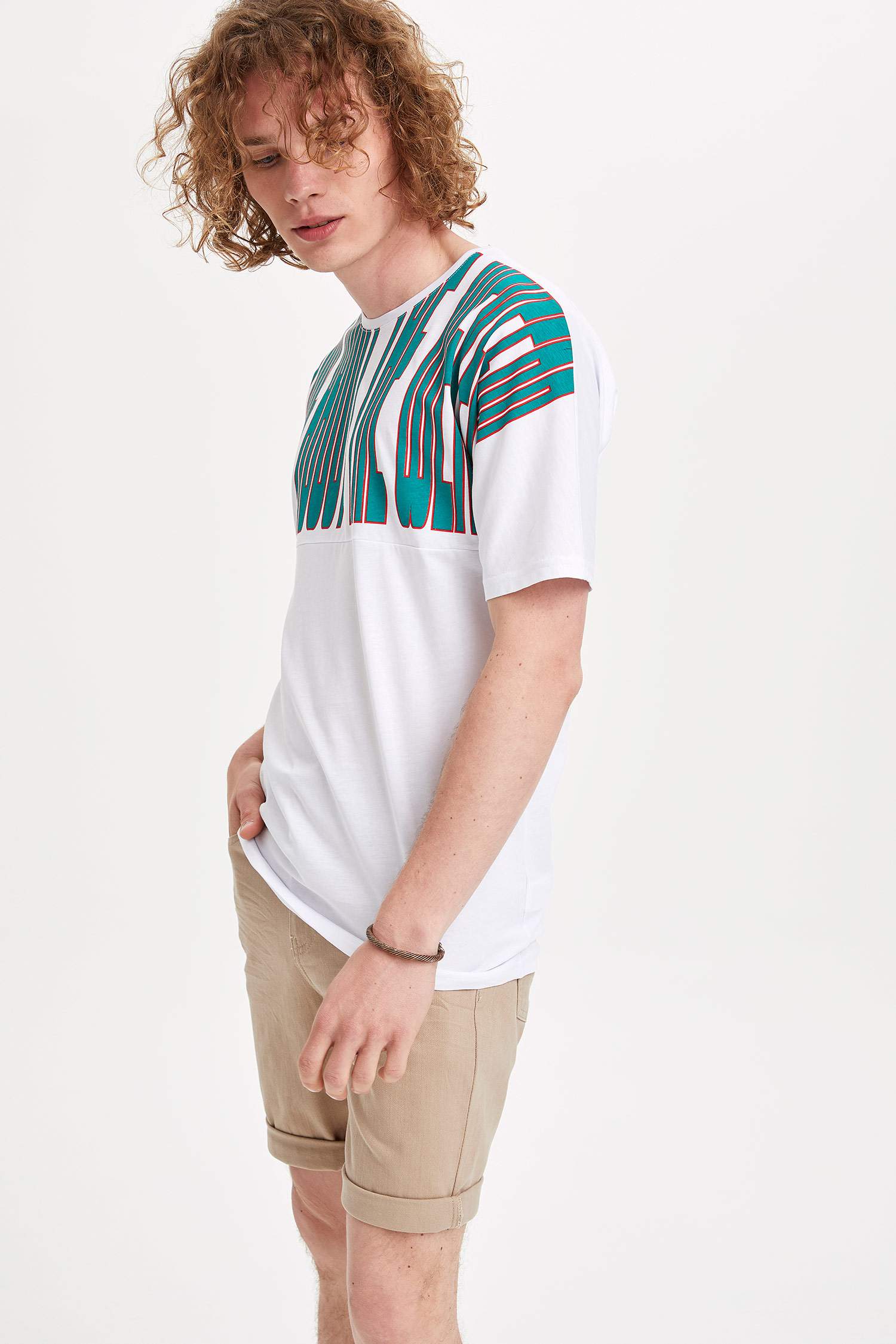 Defacto Renk Bloklu Oversize T-shirt. 3 Defacto Renk Bloklu Oversize T-shirt. 3