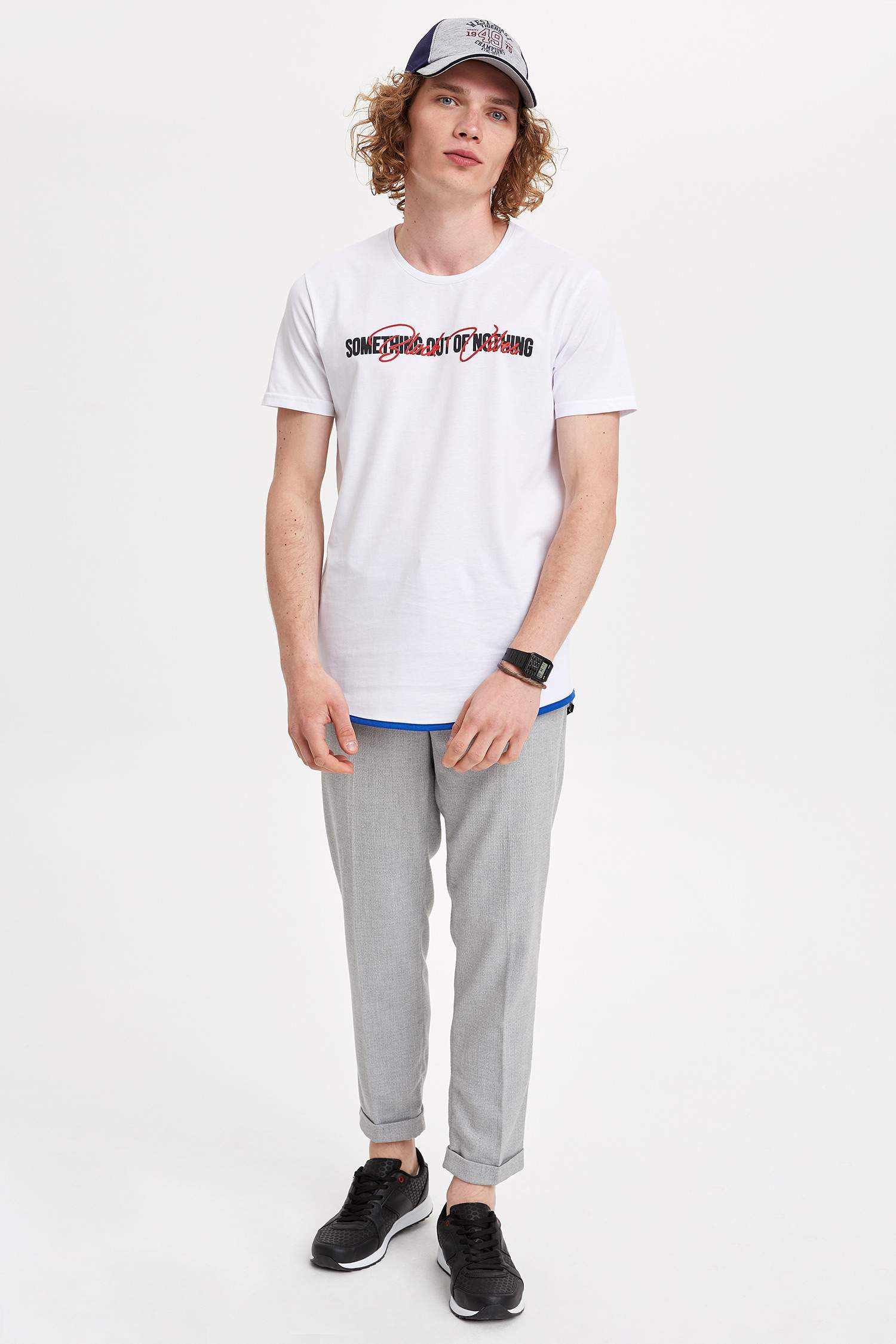 Defacto Baskılı Kısa Kollu T-shirt. 2 Defacto Baskılı Kısa Kollu T-shirt. 2