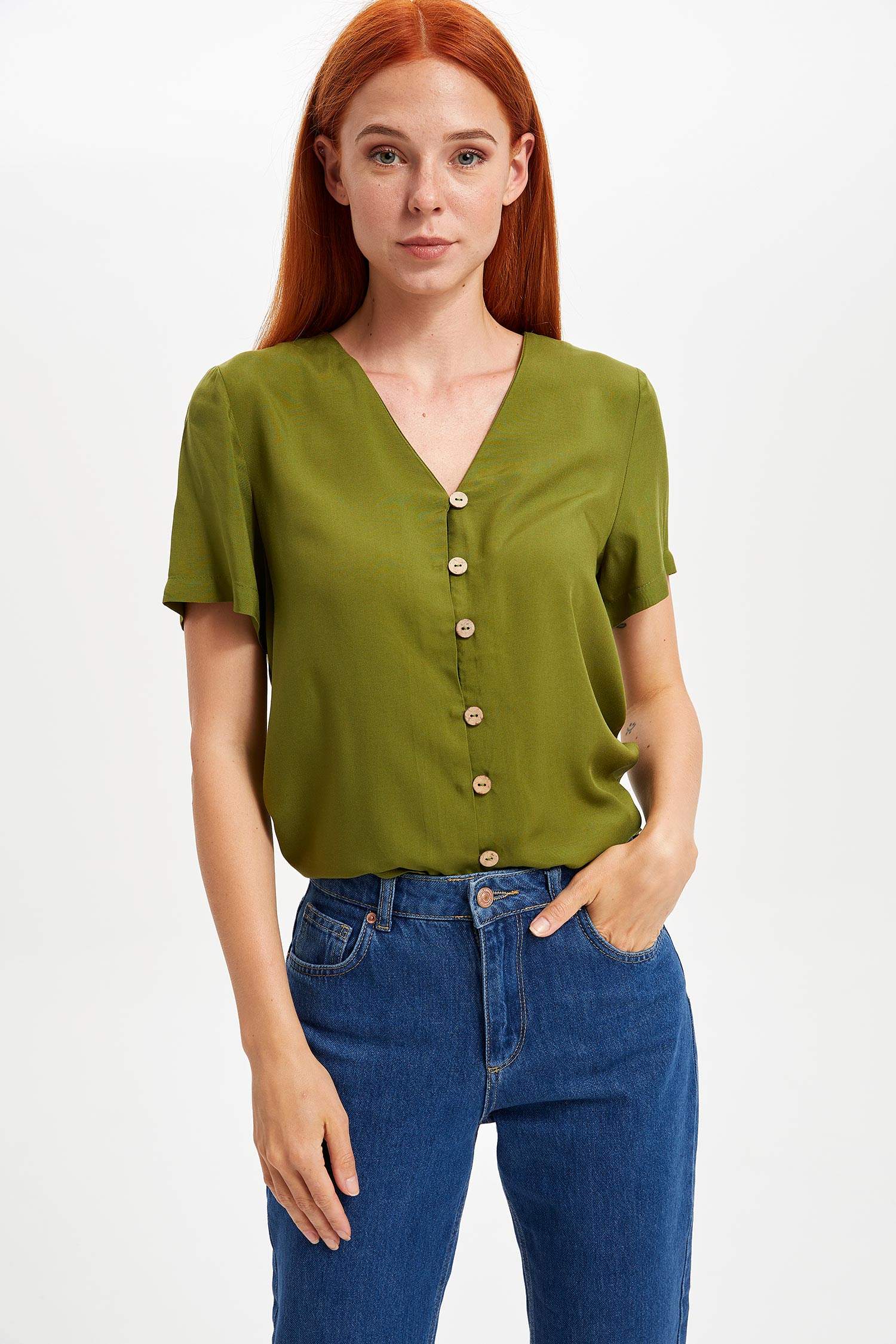 Defacto V Yaka Kısa Kollu Gömlek. 3 Defacto V Yaka Kısa Kollu Gömlek. 3