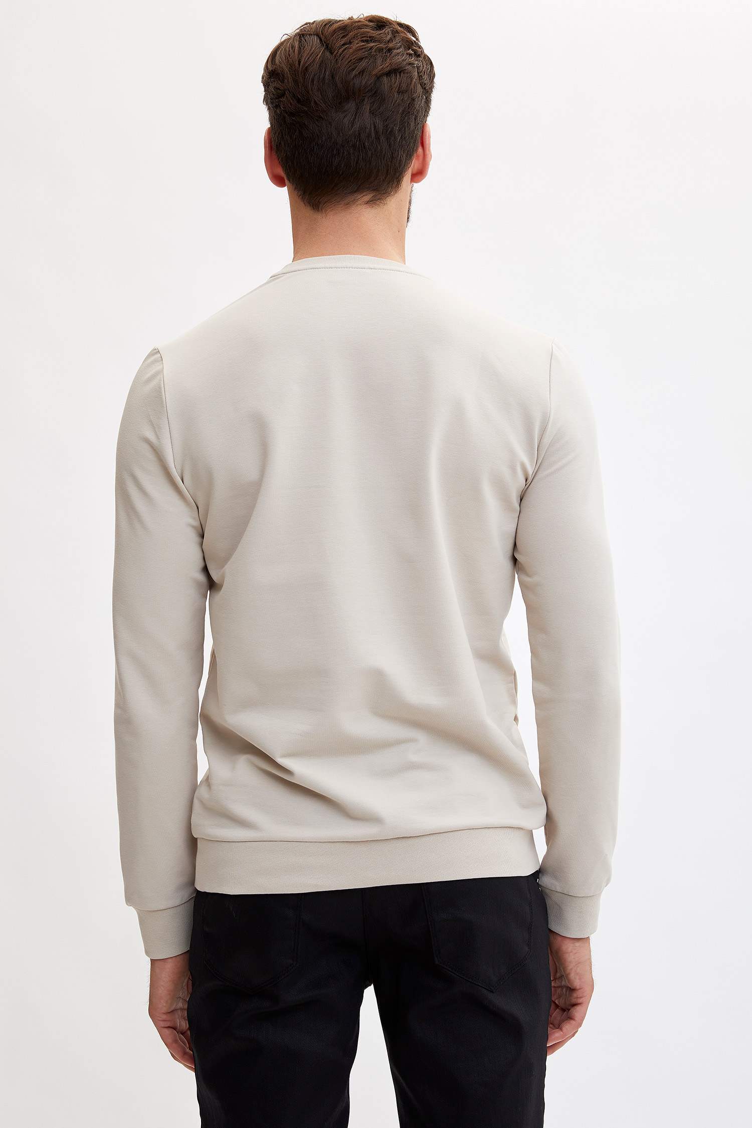 Defacto Slim Fit Baskılı Sweatshirt. 4 Defacto Slim Fit Baskılı Sweatshirt. 4