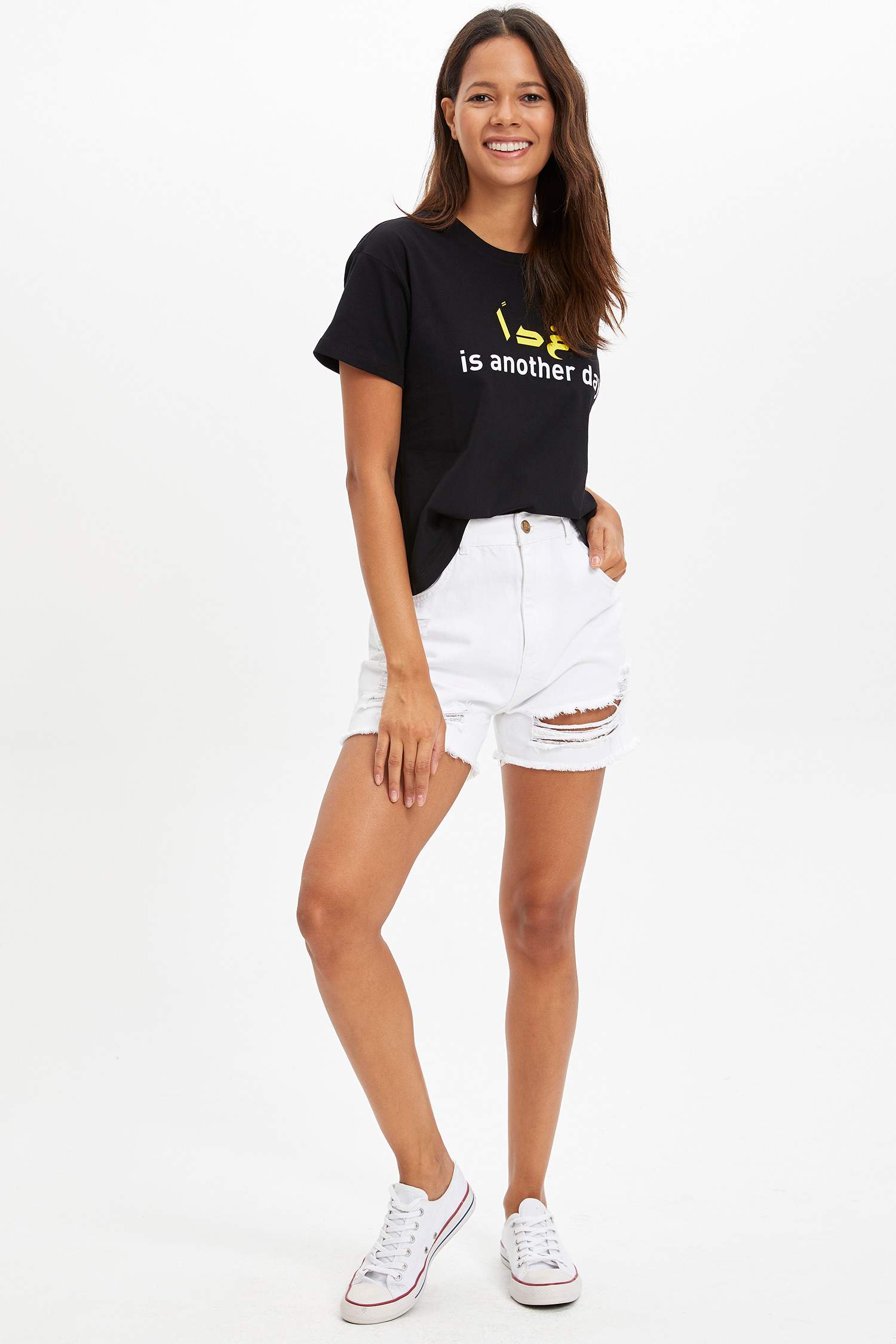 Defacto Baskılı Kısa Kollu T-shirt. 2 Defacto Baskılı Kısa Kollu T-shirt. 2