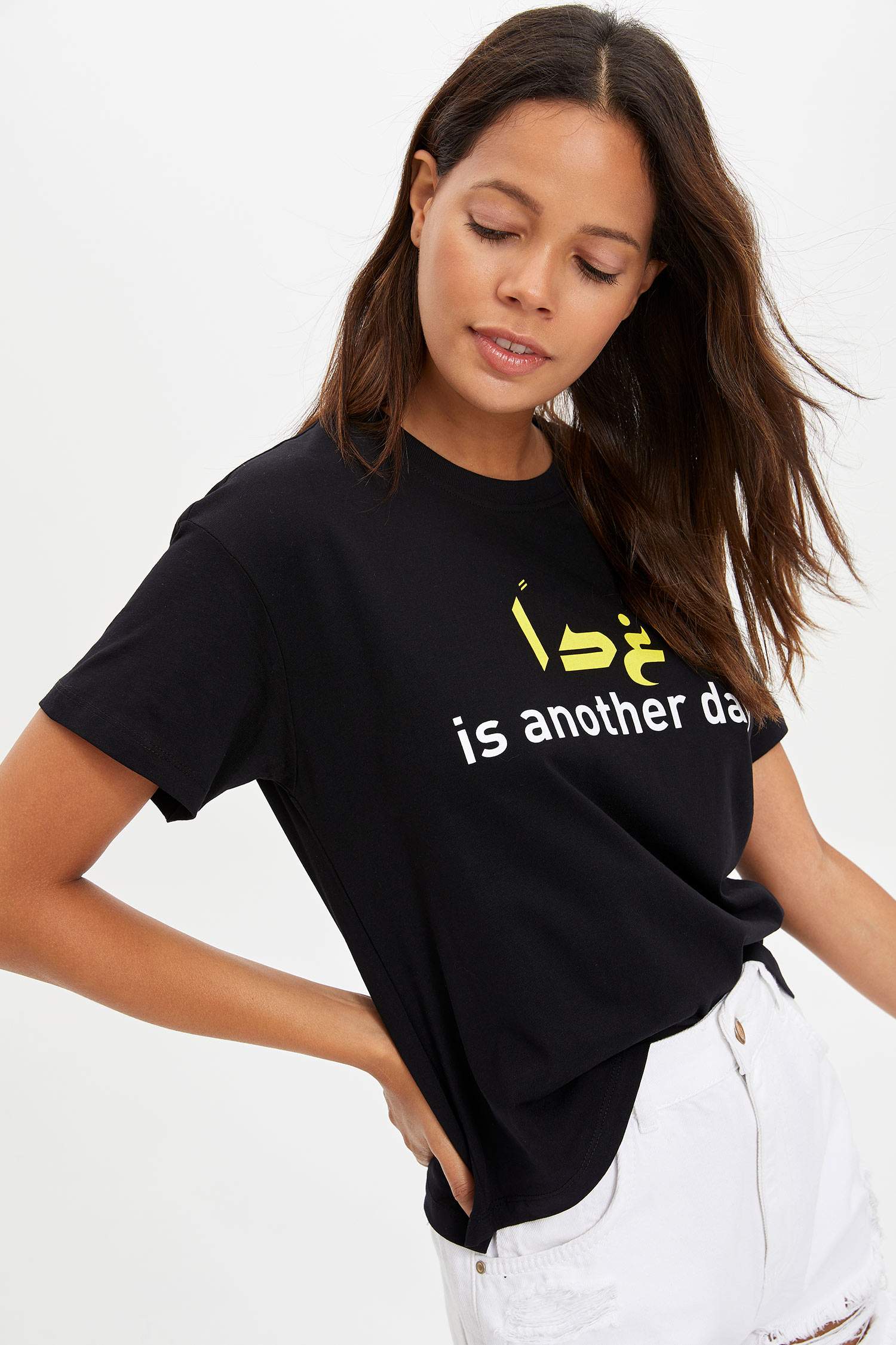 Defacto Baskılı Kısa Kollu T-shirt. 3 Defacto Baskılı Kısa Kollu T-shirt. 3
