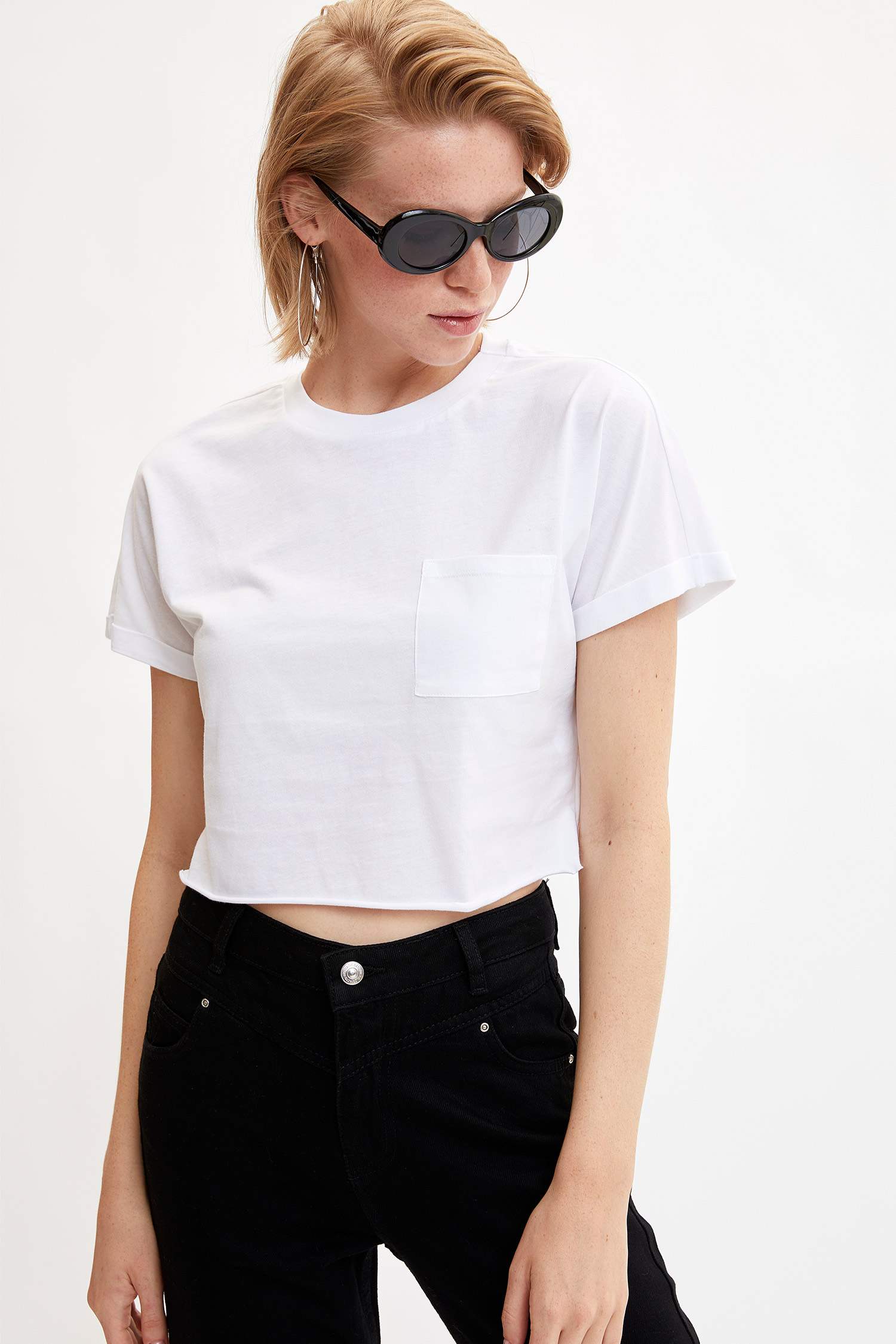Defacto Kısa Kollu T-shirt. 3 Defacto Kısa Kollu T-shirt. 3