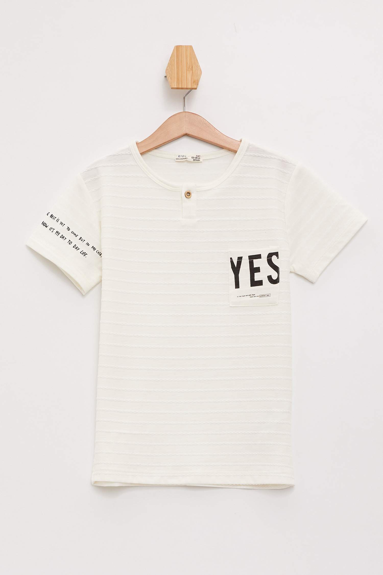 Defacto Baskılı Kısa Kollu T-shirt. 1 Defacto Baskılı Kısa Kollu T-shirt. 1