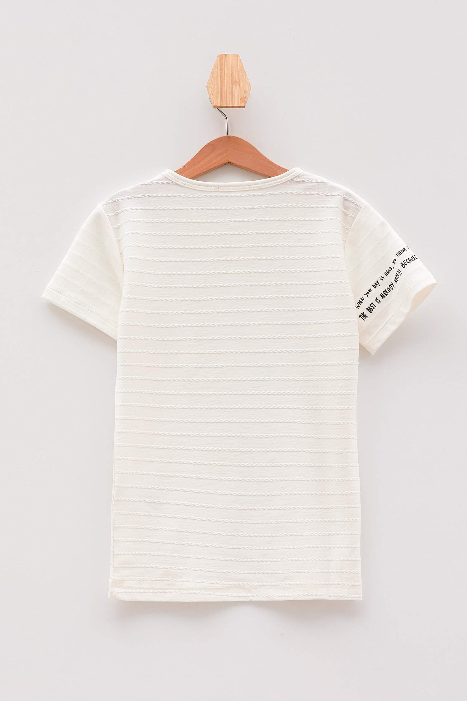 Defacto Baskılı Kısa Kollu T-shirt. 2 Defacto Baskılı Kısa Kollu T-shirt. 2