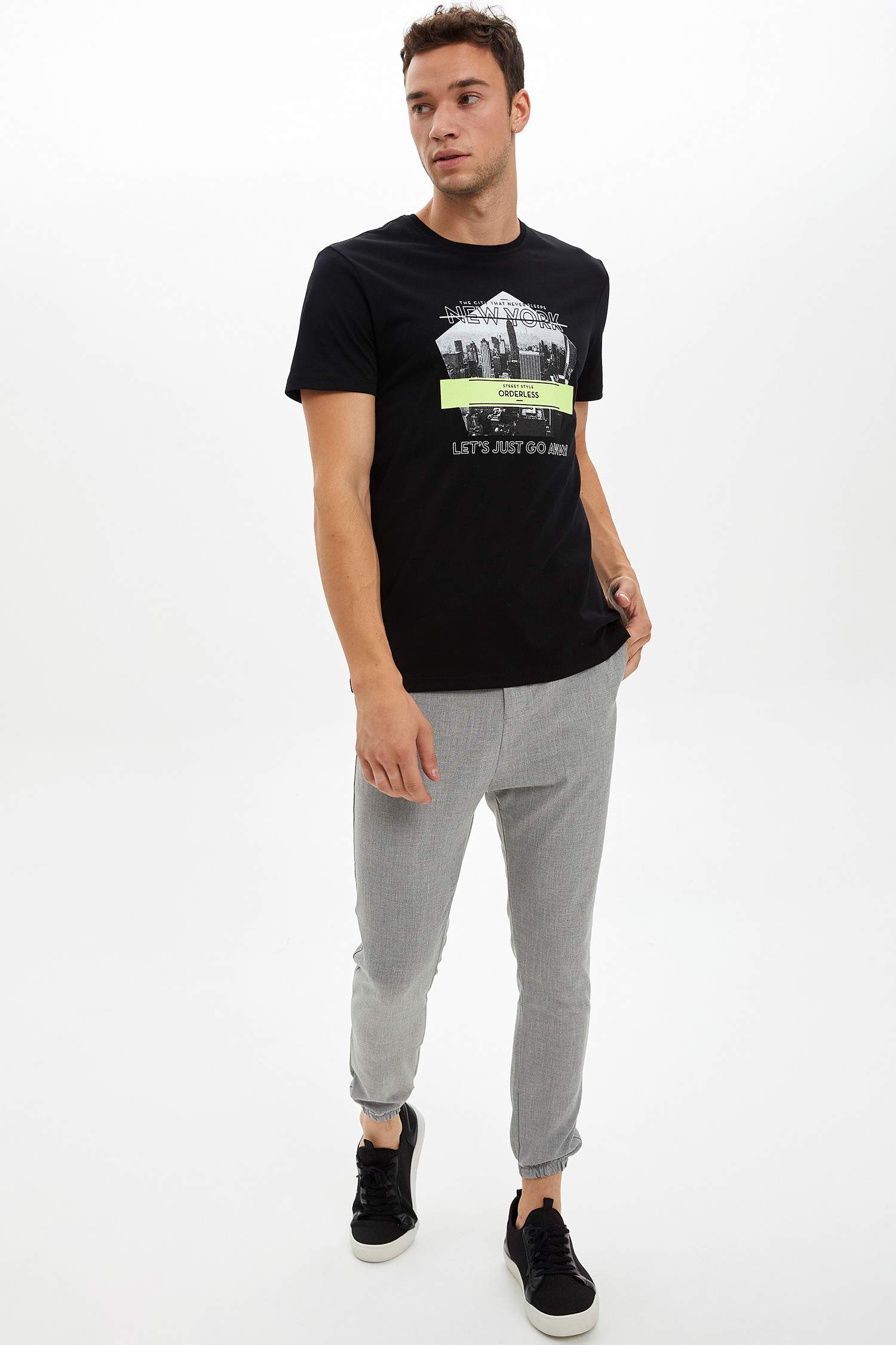 Defacto Baskılı Kısa Kollu Slim Fit T-shirt. 2 Defacto Baskılı Kısa Kollu Slim Fit T-shirt. 2
