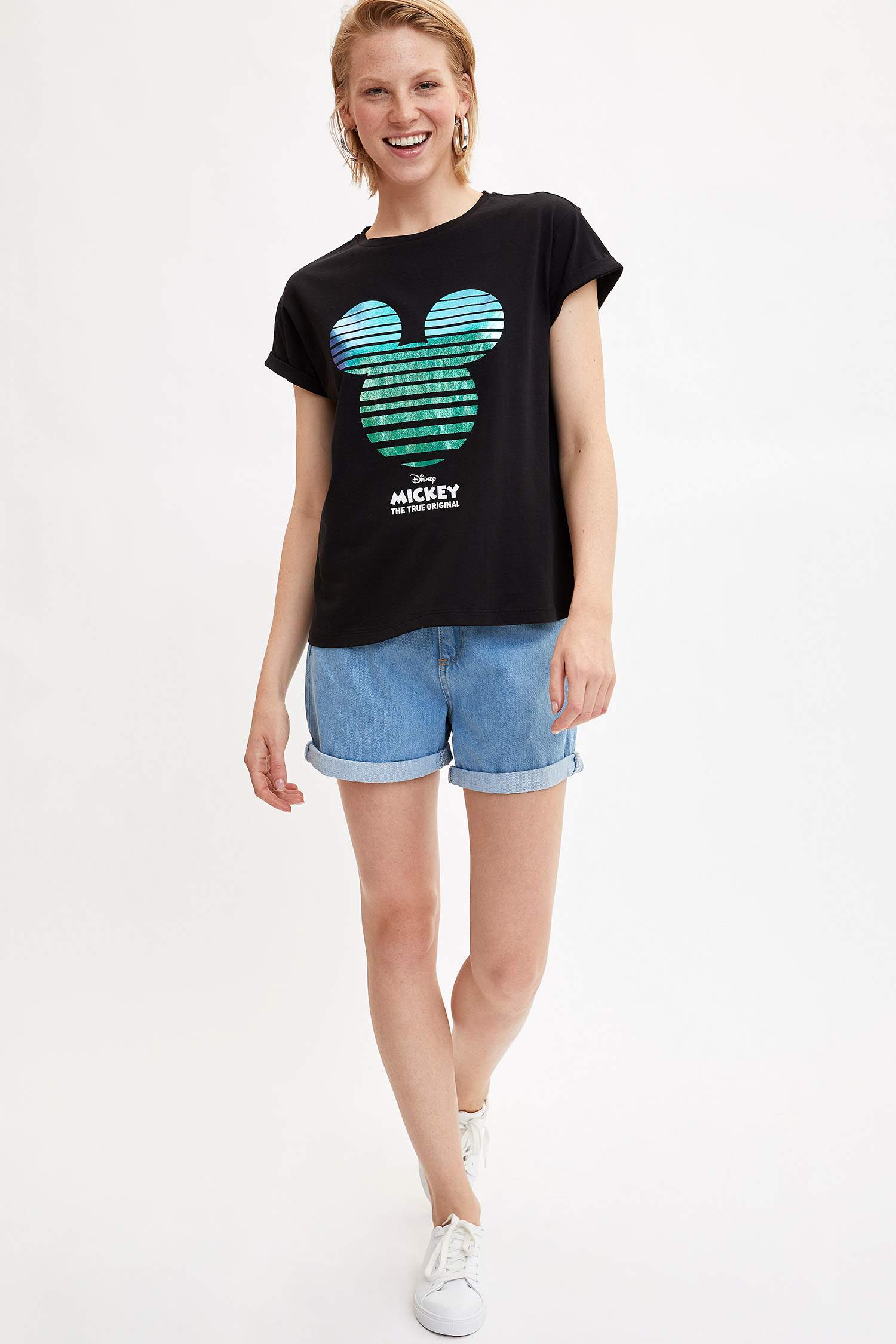 Defacto Mickey Mouse Lisanslı Kısa Kollu T-shirt. 2 Defacto Mickey Mouse Lisanslı Kısa Kollu T-shirt. 2