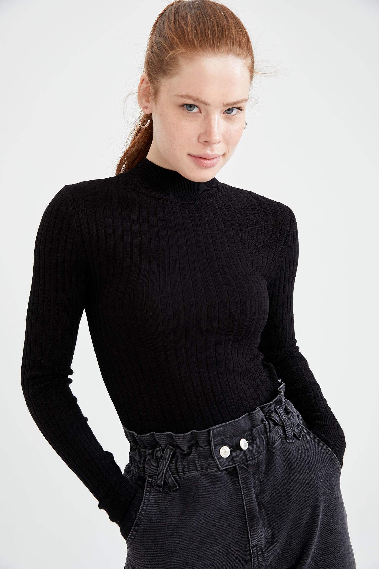 Basic Fitilli Dik Yaka Slim Fit Triko Kazak