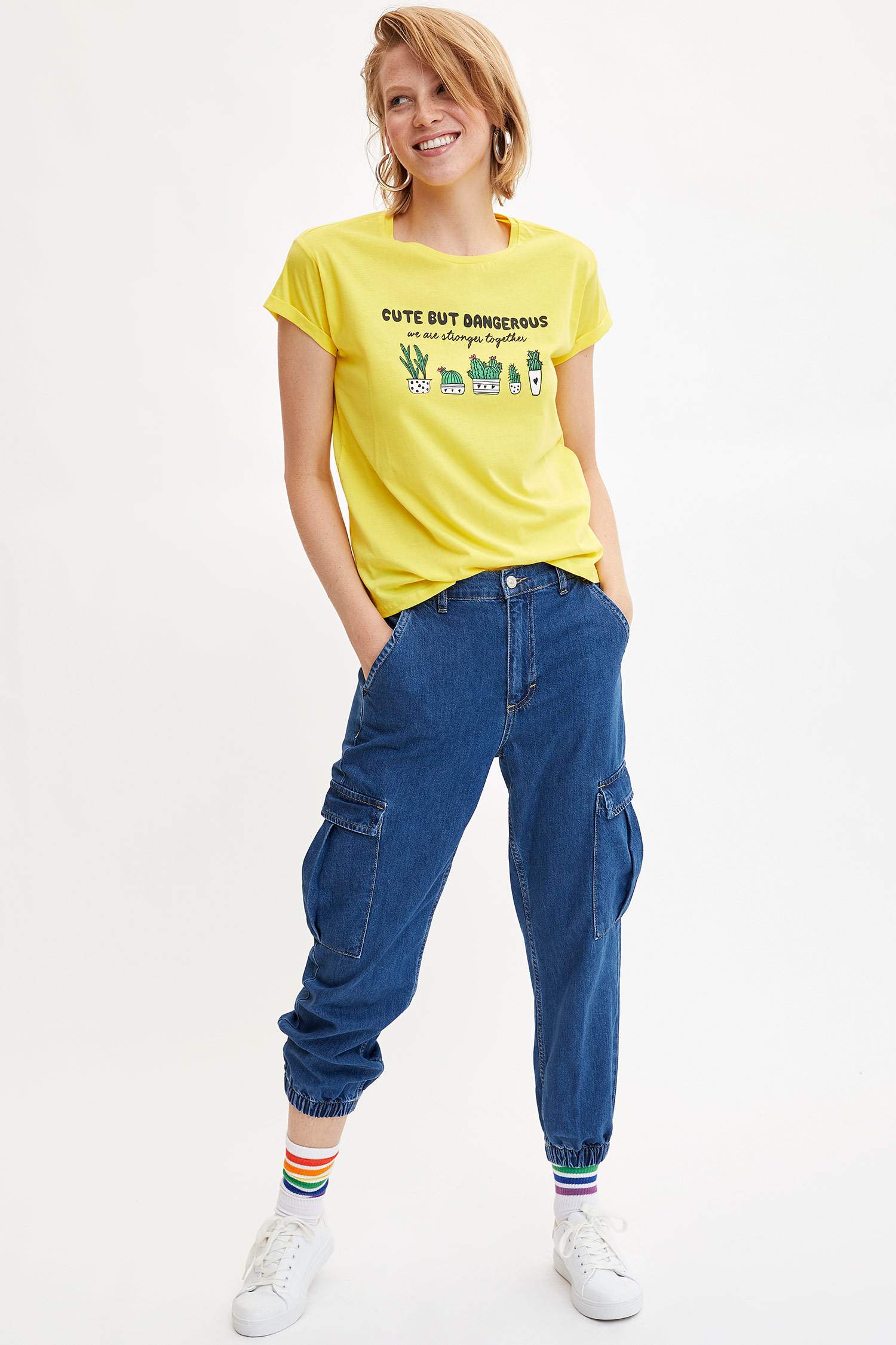 Defacto Baskılı Kısa Kollu T-shirt. 2 Defacto Baskılı Kısa Kollu T-shirt. 2