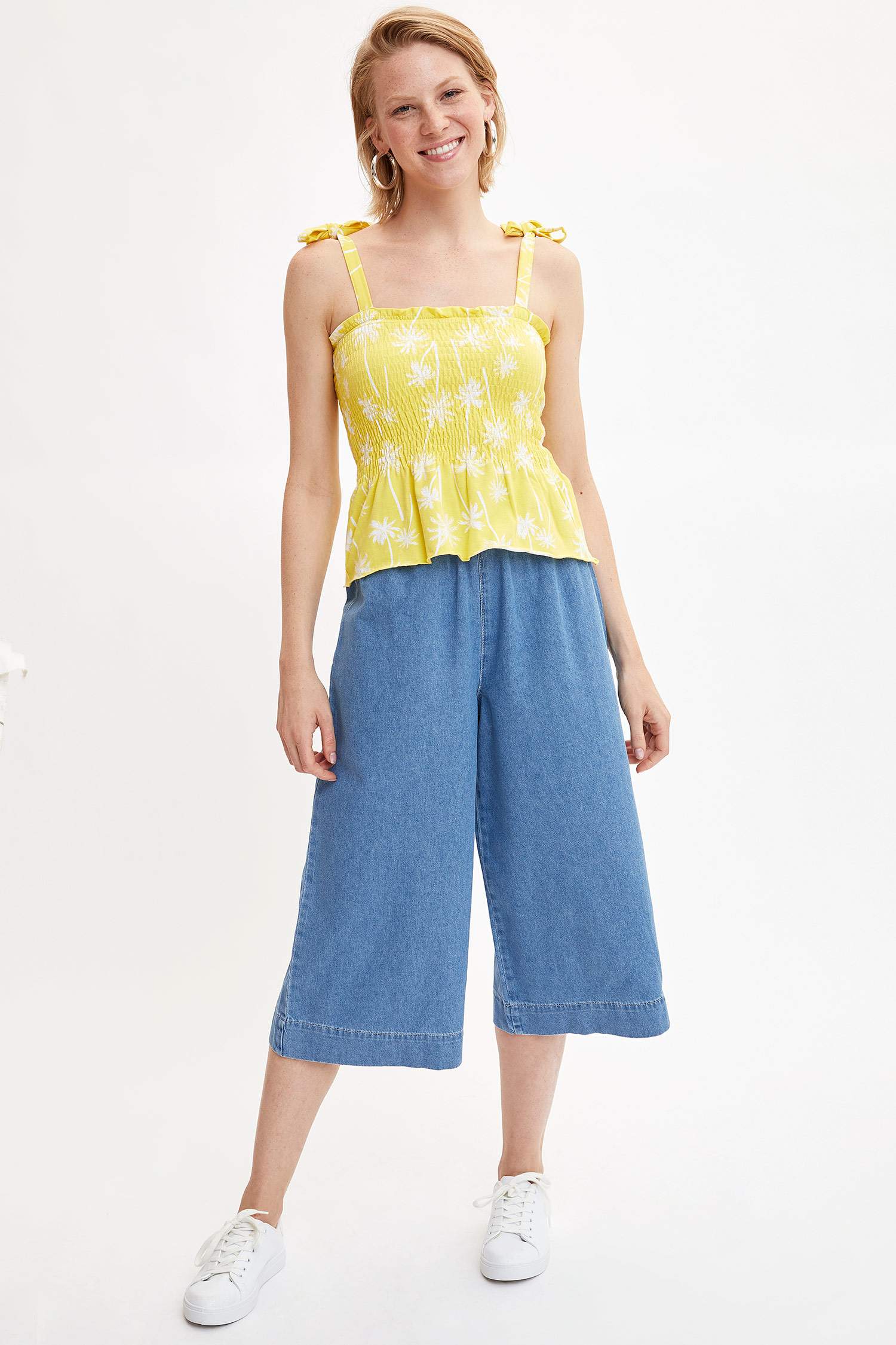 Defacto Yaprak Desenli Slim Fit Atlet. 2 Defacto Yaprak Desenli Slim Fit Atlet. 2