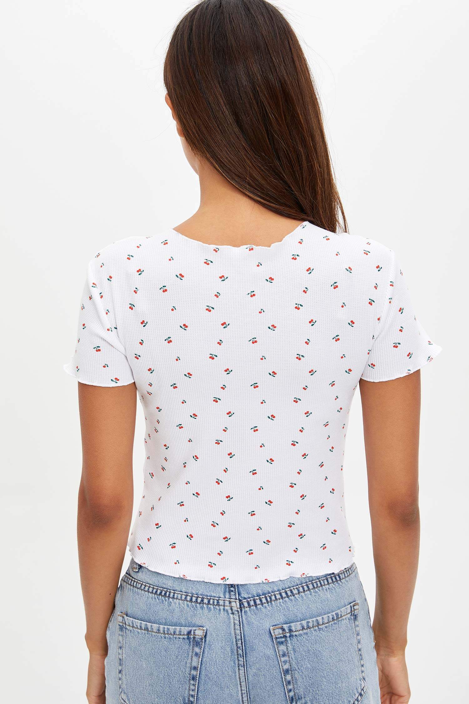 Defacto Desenli Slim Fit T-shirt. 4 Defacto Desenli Slim Fit T-shirt. 4