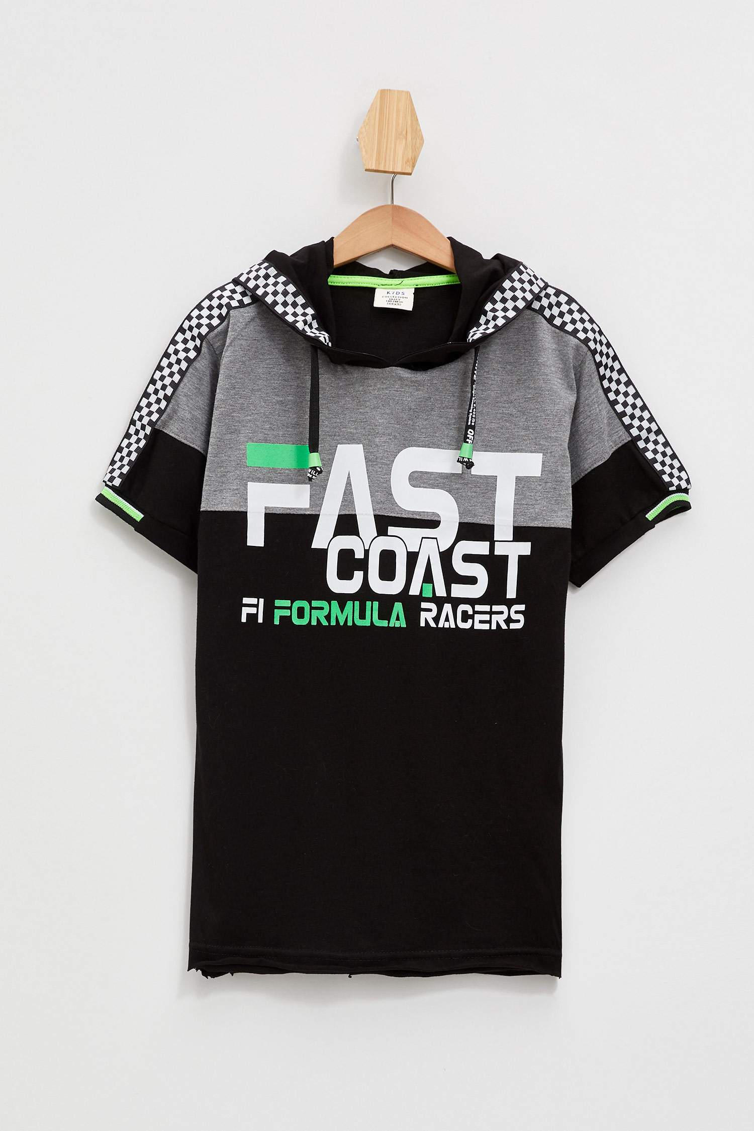 Defacto Kapüşonlu Baskılı T-shirt. 3 Defacto Kapüşonlu Baskılı T-shirt. 3