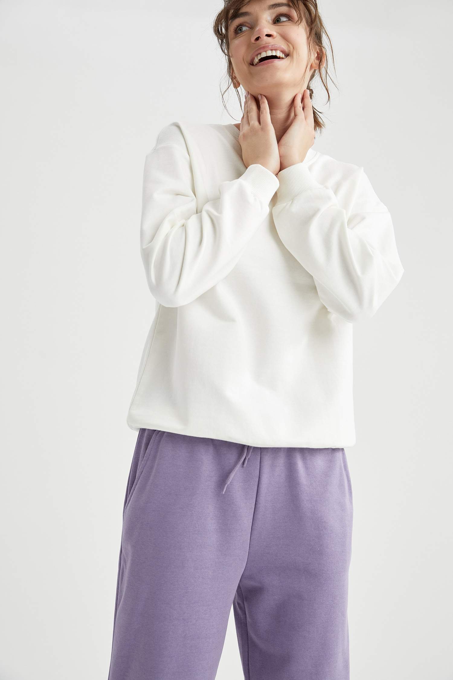 Regular Fit Bisiklet Yaka Basic Sweatshirt