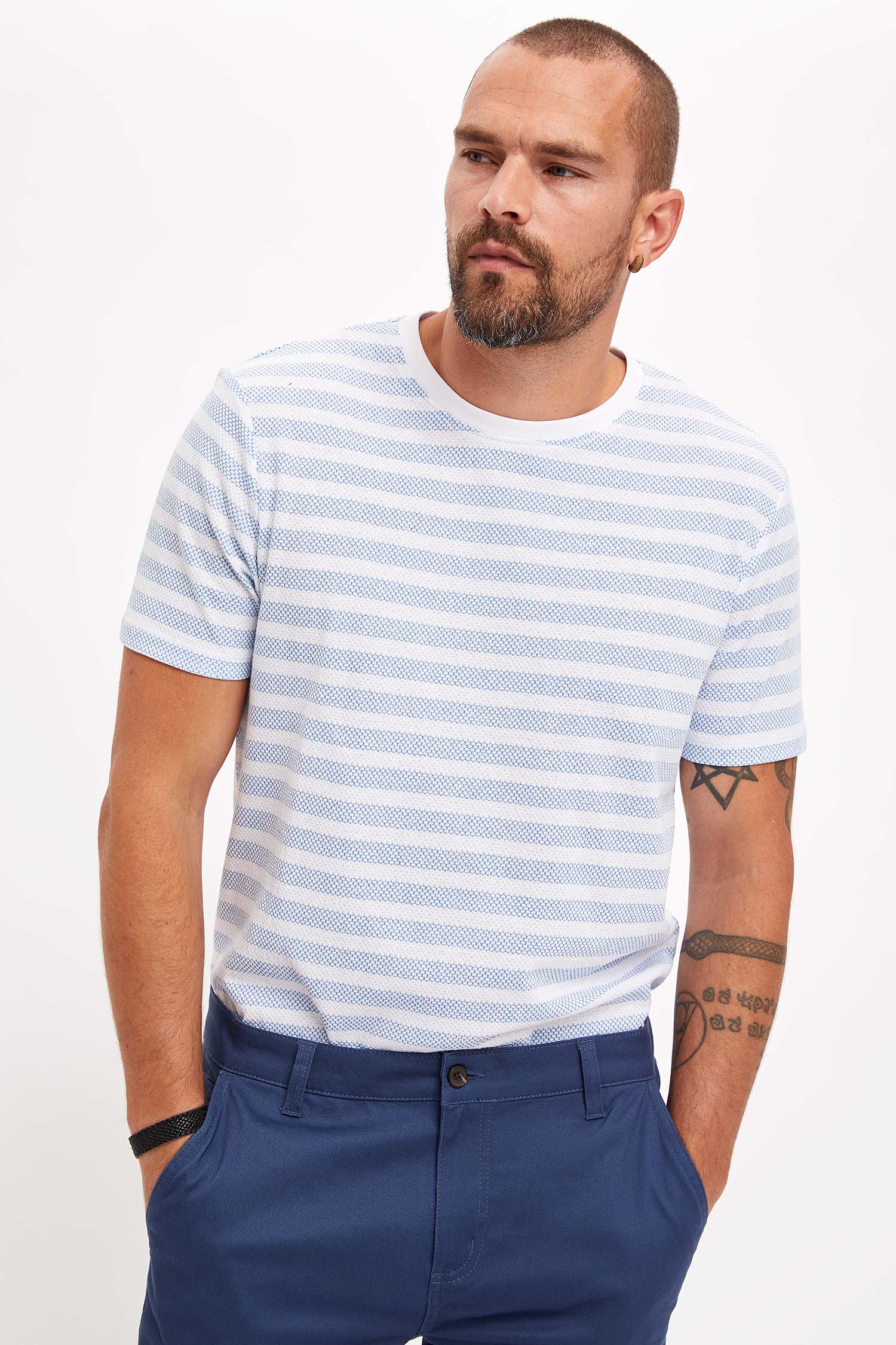 Defacto Çizgili Kısa Kollu T-shirt. 3 Defacto Çizgili Kısa Kollu T-shirt. 3