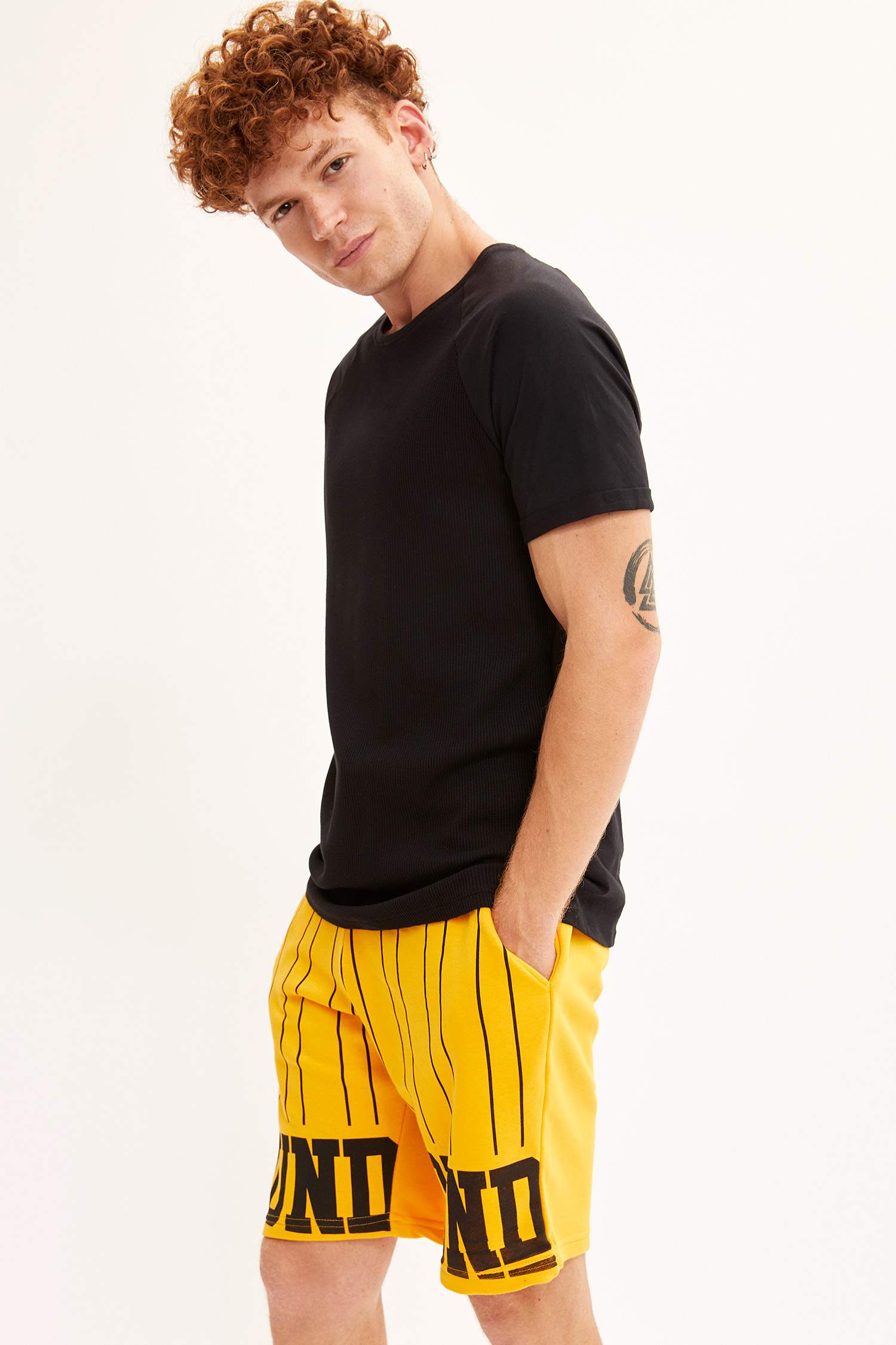 Defacto Baskılı Slim Fit Şort. 2 Defacto Baskılı Slim Fit Şort. 2