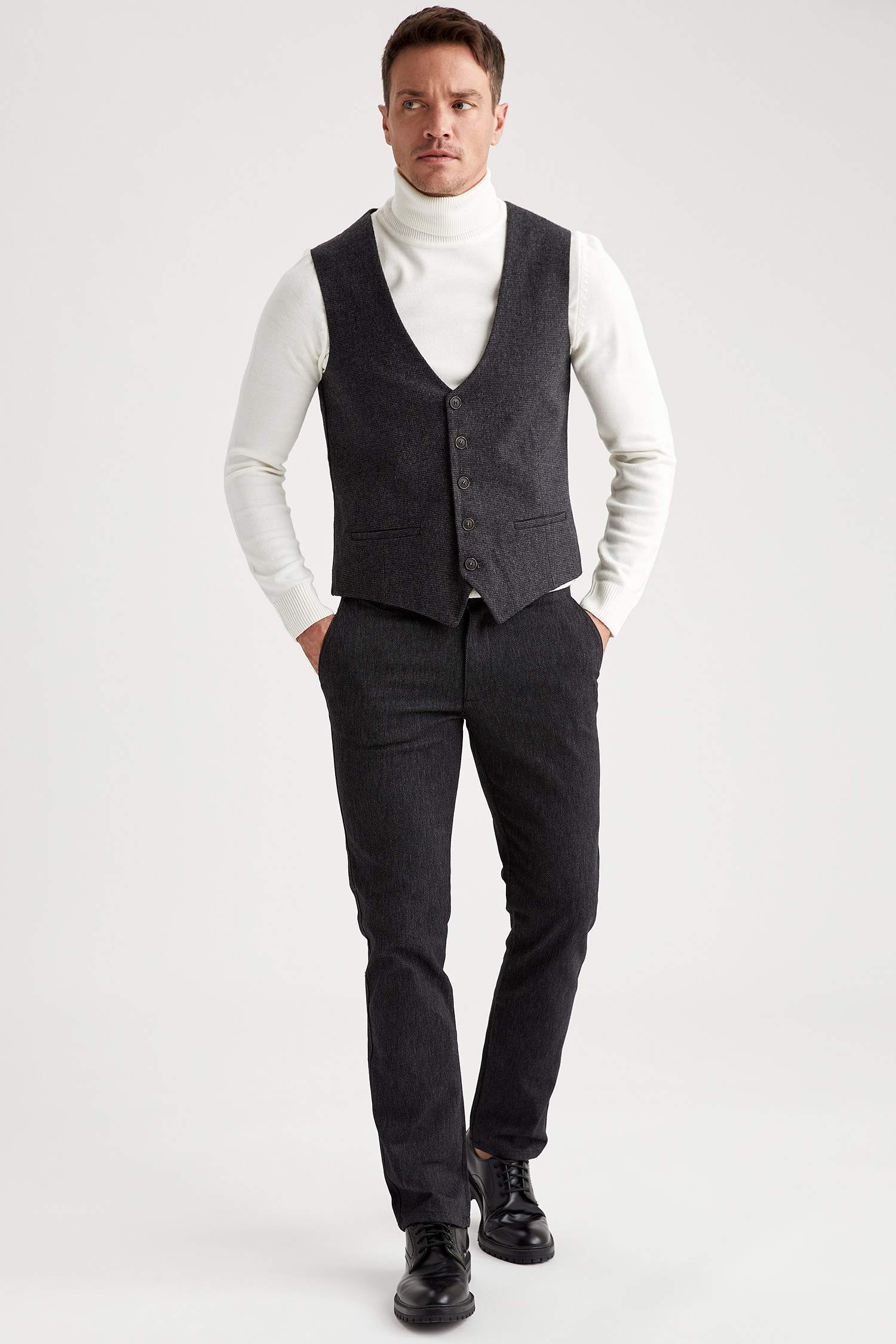 Regular Fit Basic Chino Pantolon