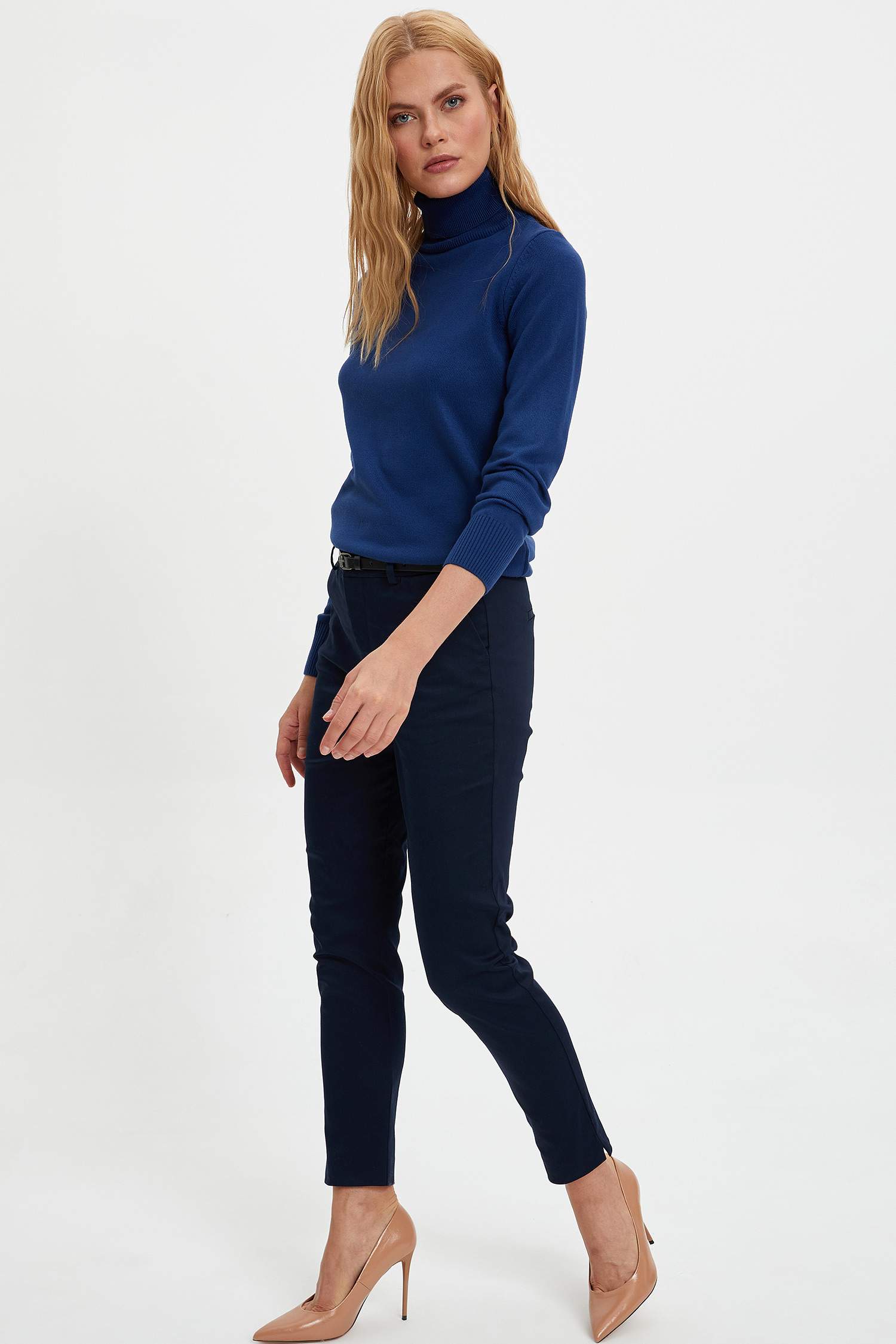 İnce Kemerli Slim Fit Dokuma Pantolon