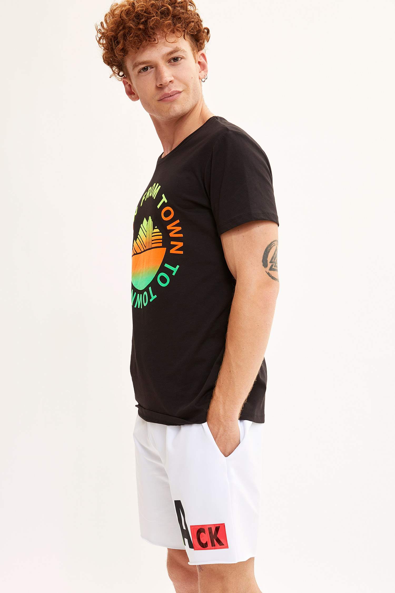 Defacto Baskılı Slim Fit T-shirt. 3 Defacto Baskılı Slim Fit T-shirt. 3