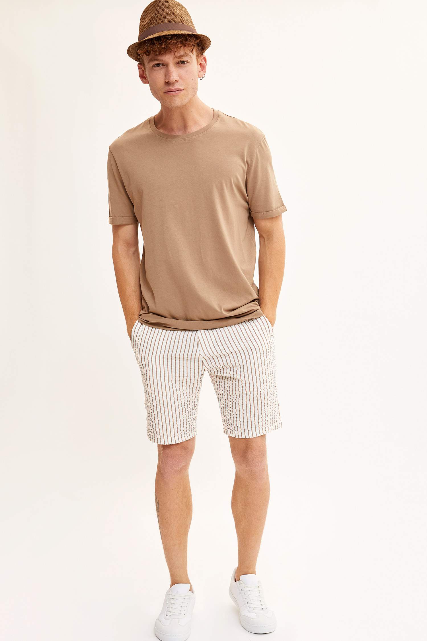 Defacto Çizgili Slim Fit Şort. 2 Defacto Çizgili Slim Fit Şort. 2