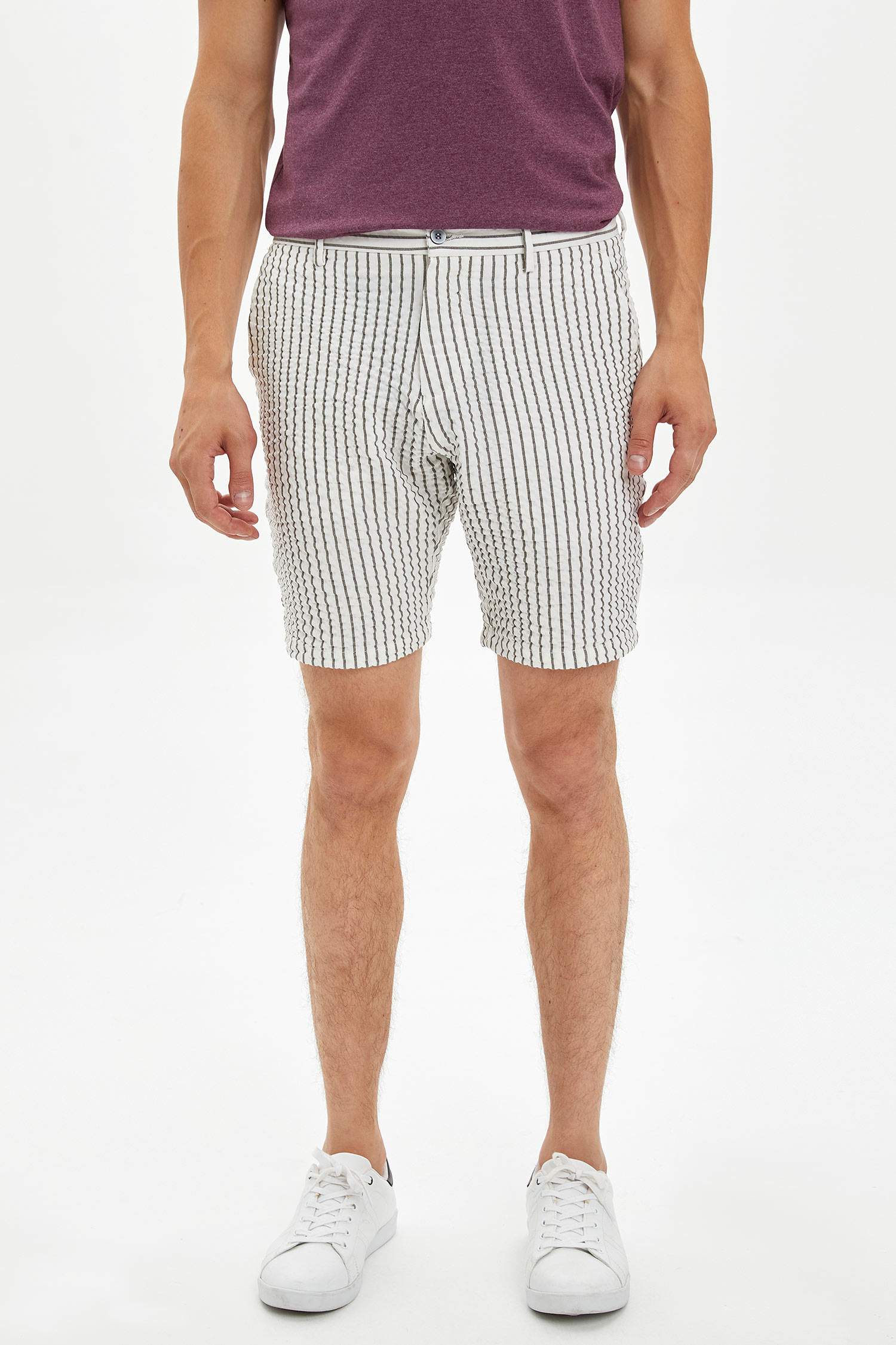 Defacto Çizgili Slim Fit Şort. 2 Defacto Çizgili Slim Fit Şort. 2