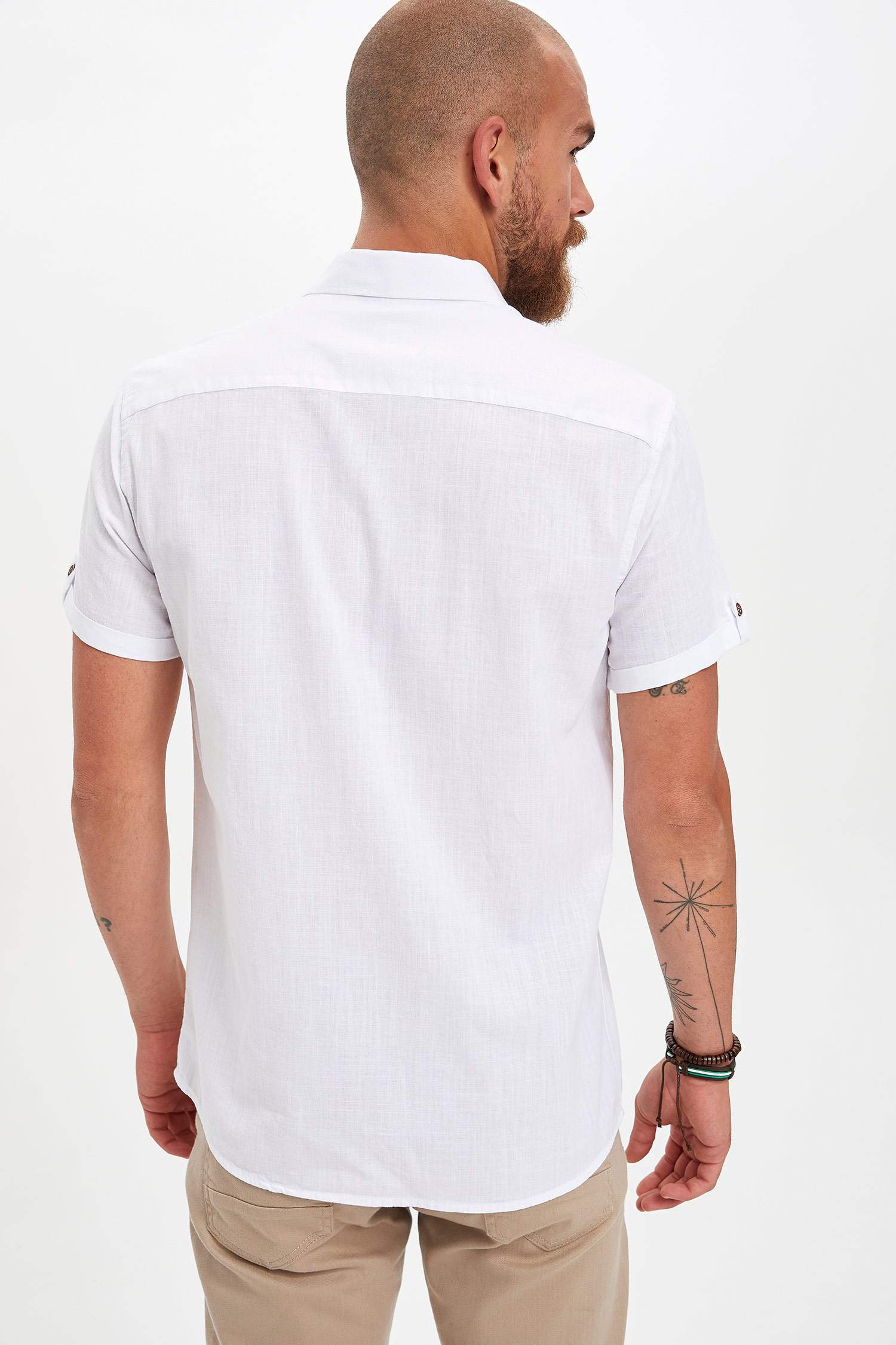 Defacto Slim Fit Kısa Kollu Gömlek. 4 Defacto Slim Fit Kısa Kollu Gömlek. 4