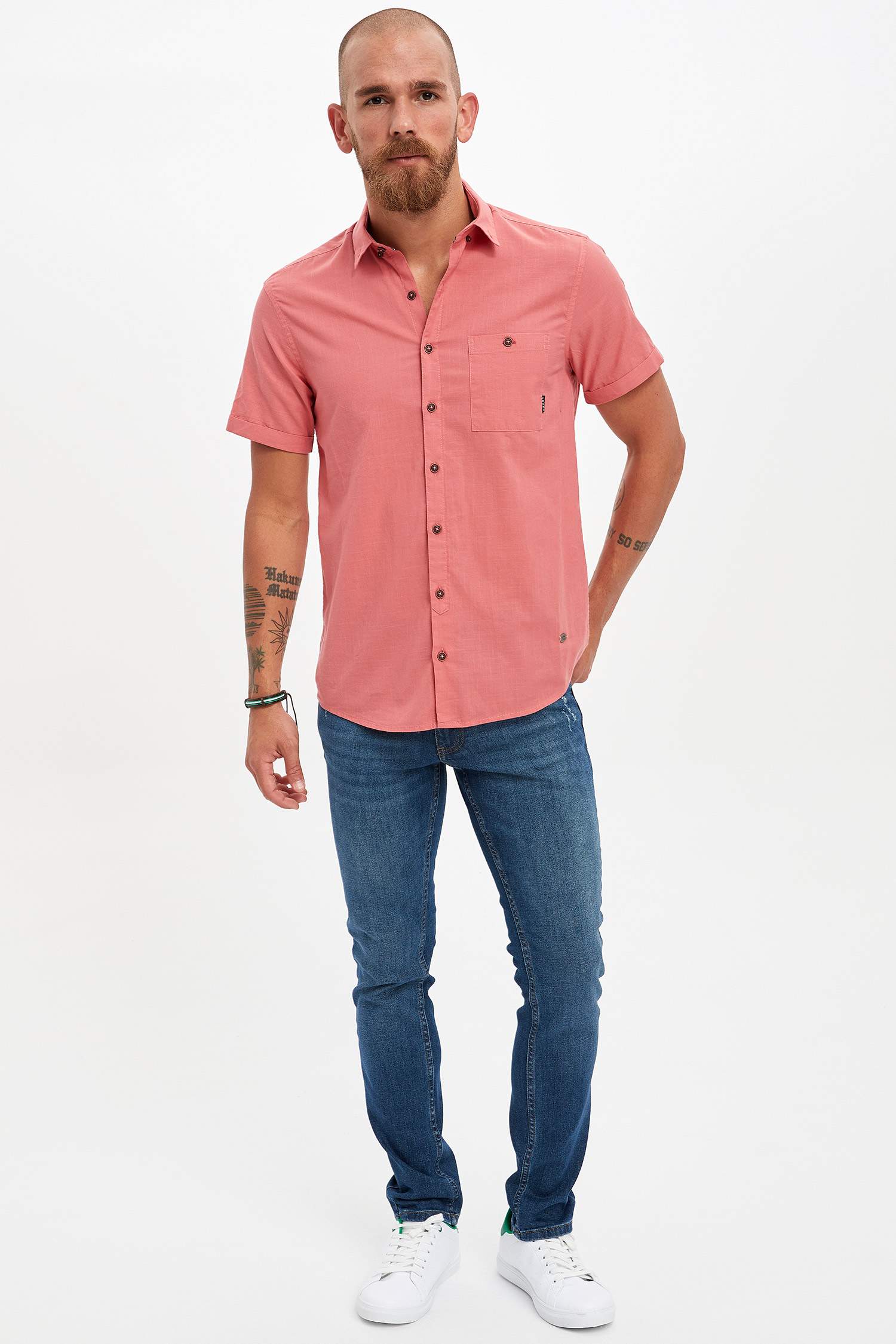 Defacto Kısa Kollu Slim Fit Gömlek. 2 Defacto Kısa Kollu Slim Fit Gömlek. 2