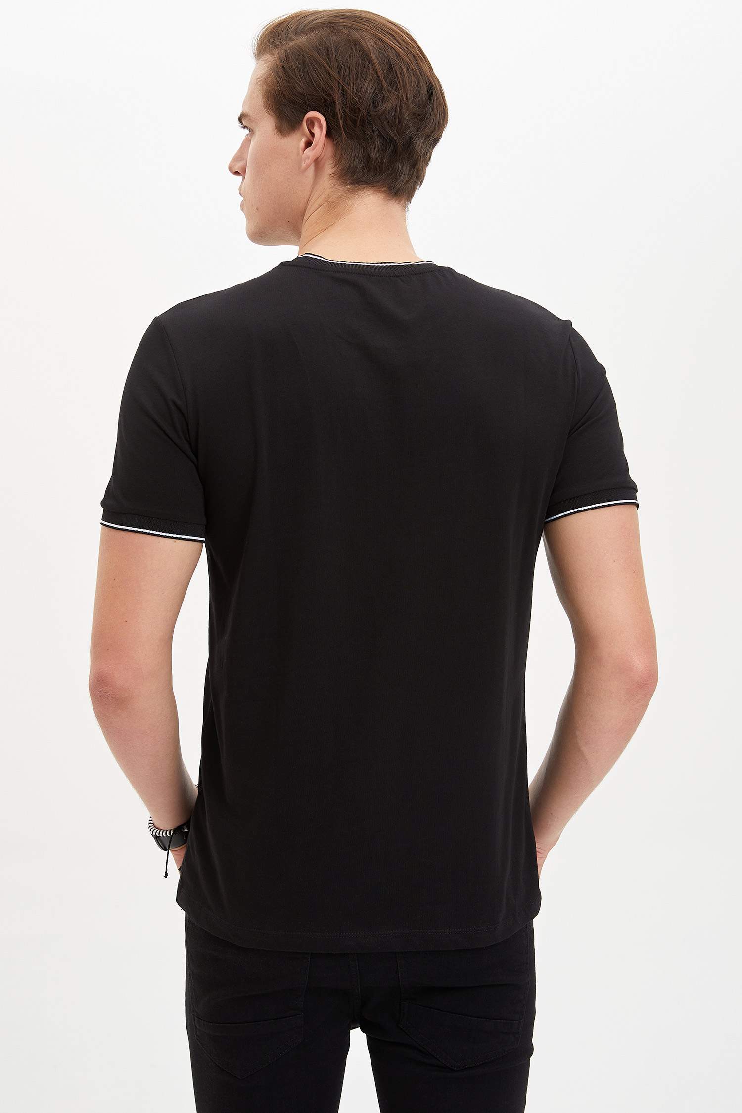 Yazı Baskılı Bisiklet Yaka Kısa Kollu Slim Fit Tişört