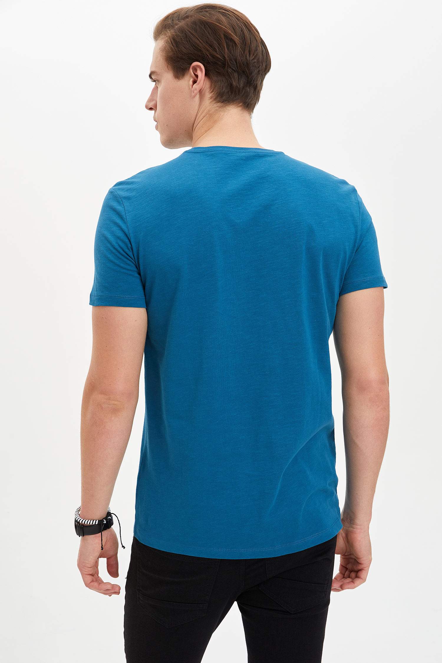 Defacto Baskılı Slim Fit T-shirt. 3 Defacto Baskılı Slim Fit T-shirt. 3