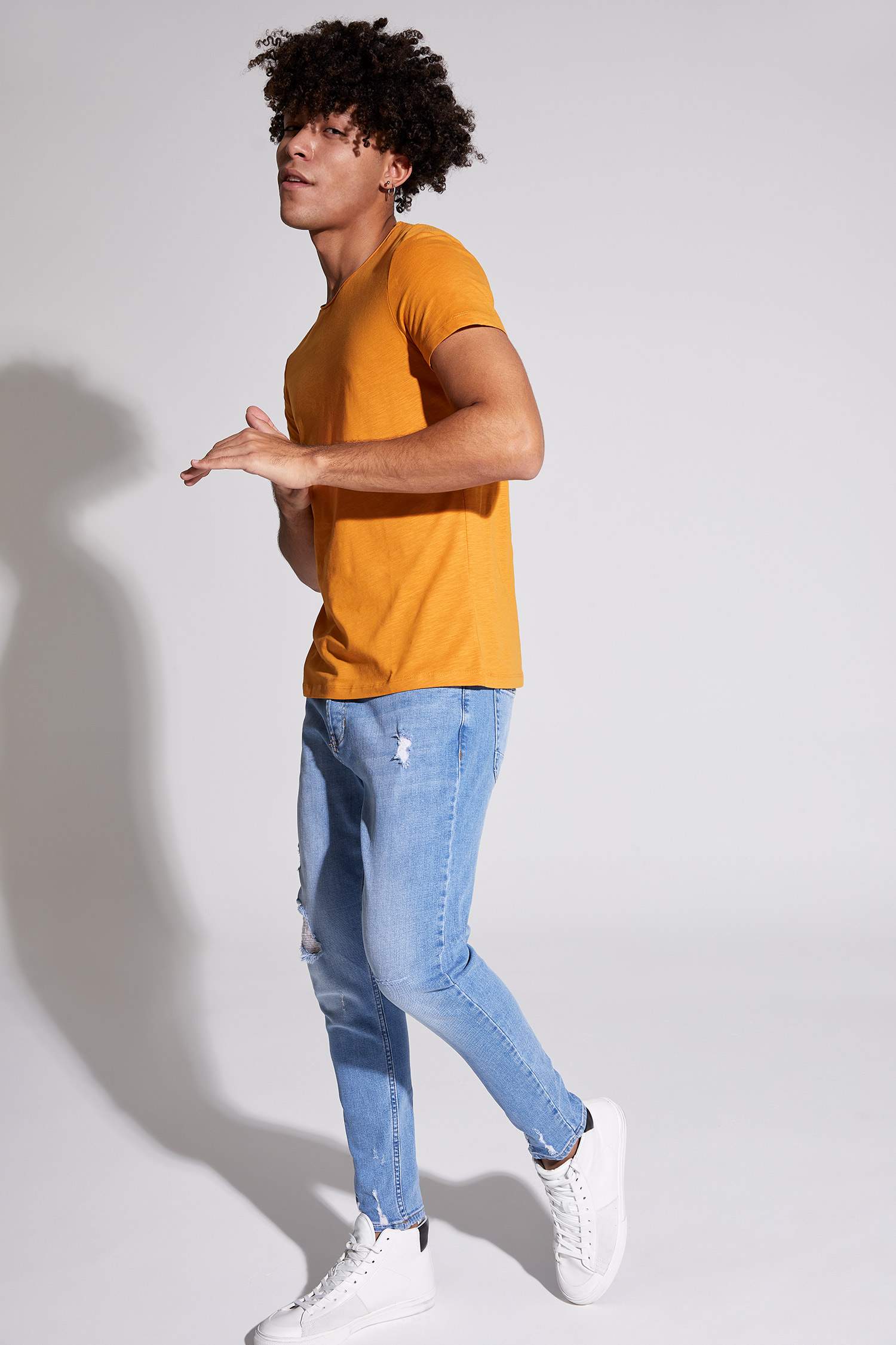 Slim Fit Bisiklet Yaka Basic Tişört