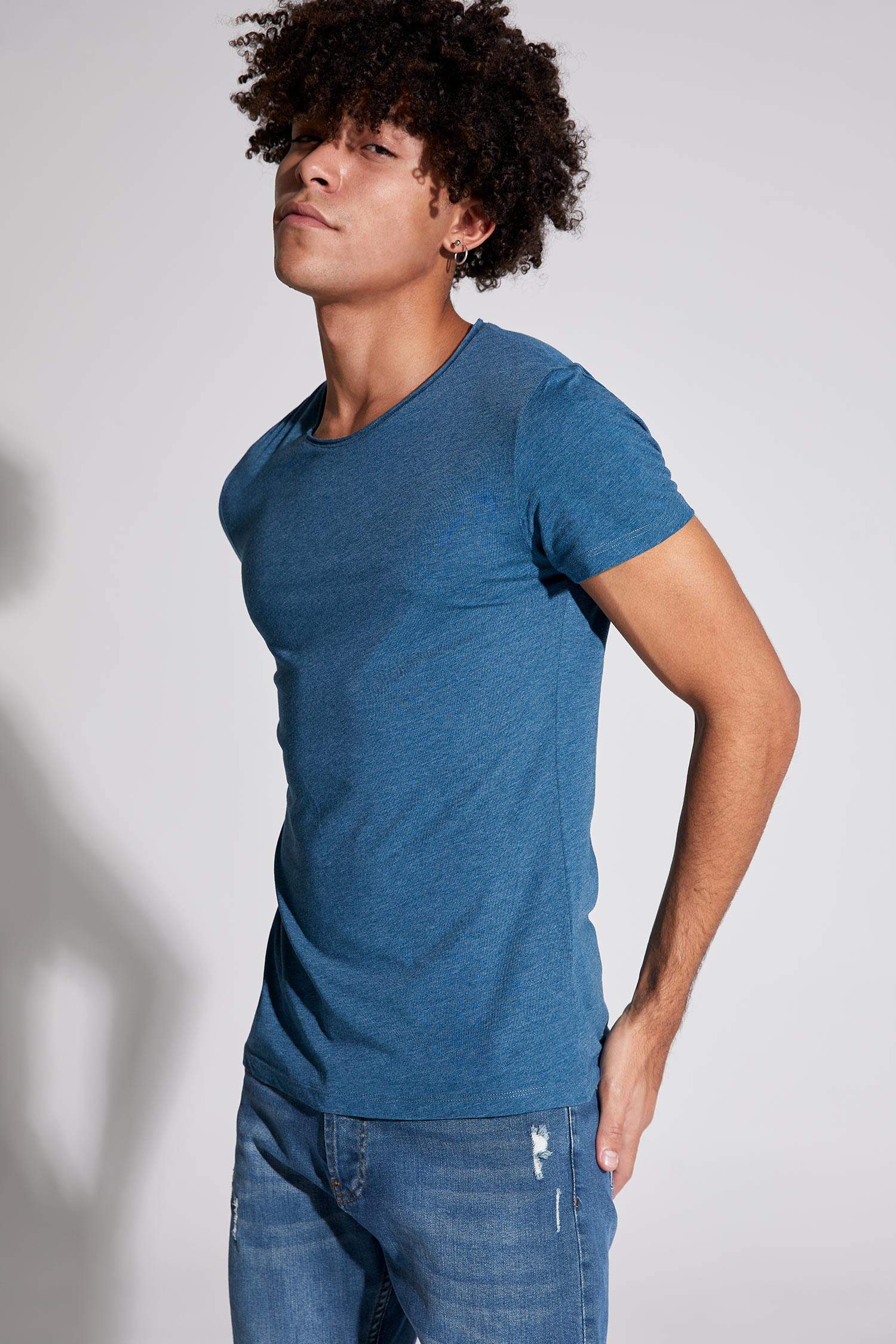 Slim Fit Bisiklet Yaka Basic Kısa Kollu Tişört