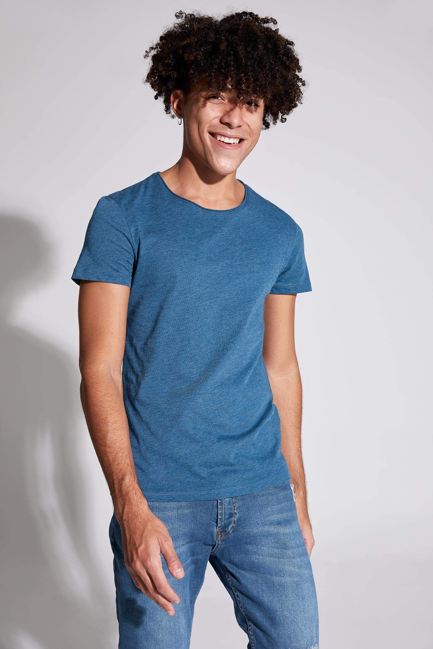 Slim Fit Bisiklet Yaka Basic Kısa Kollu Tişört