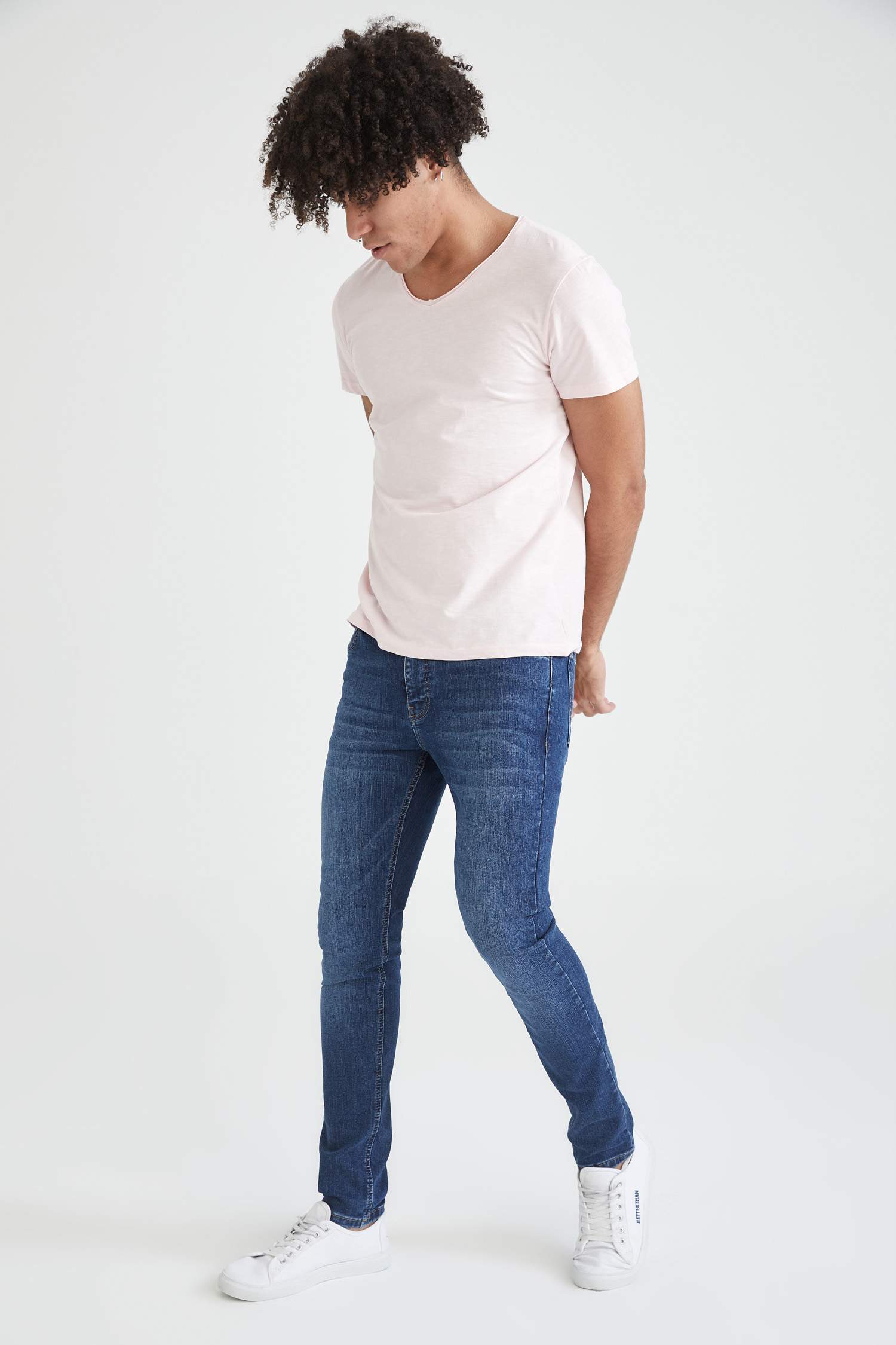 Slim Fit V Yaka Basic Kısa Kollu Tişört