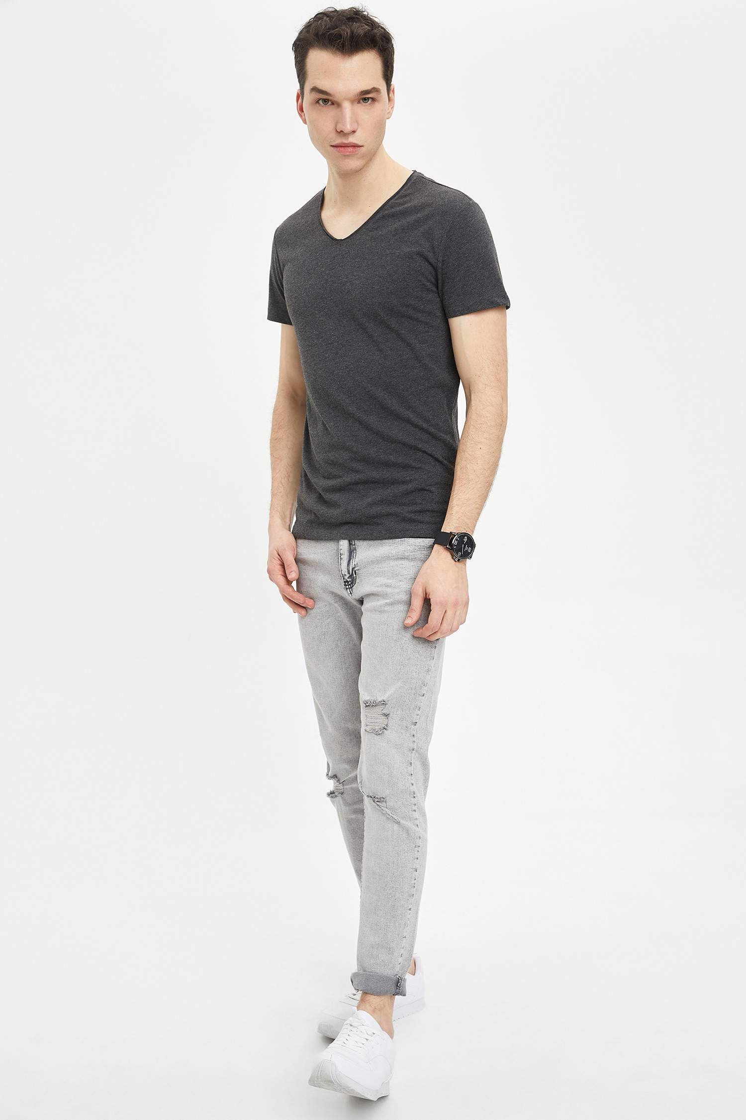 Defacto Slim Fit T-shirt. 2 Defacto Slim Fit T-shirt. 2