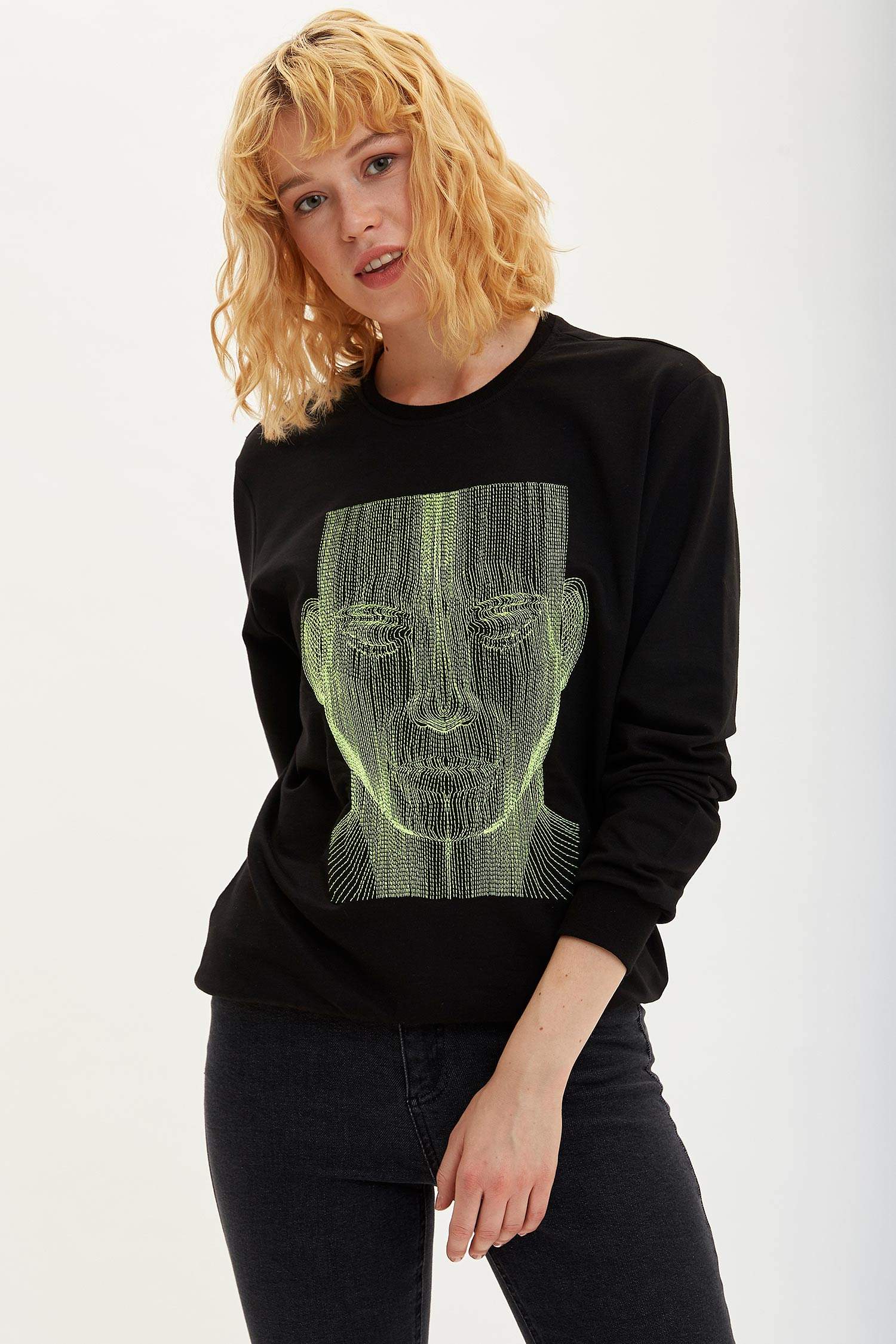 Slim Fit Bisiklet Yaka Cepsiz Pamuklu Uzun Kollu Sweatshirt