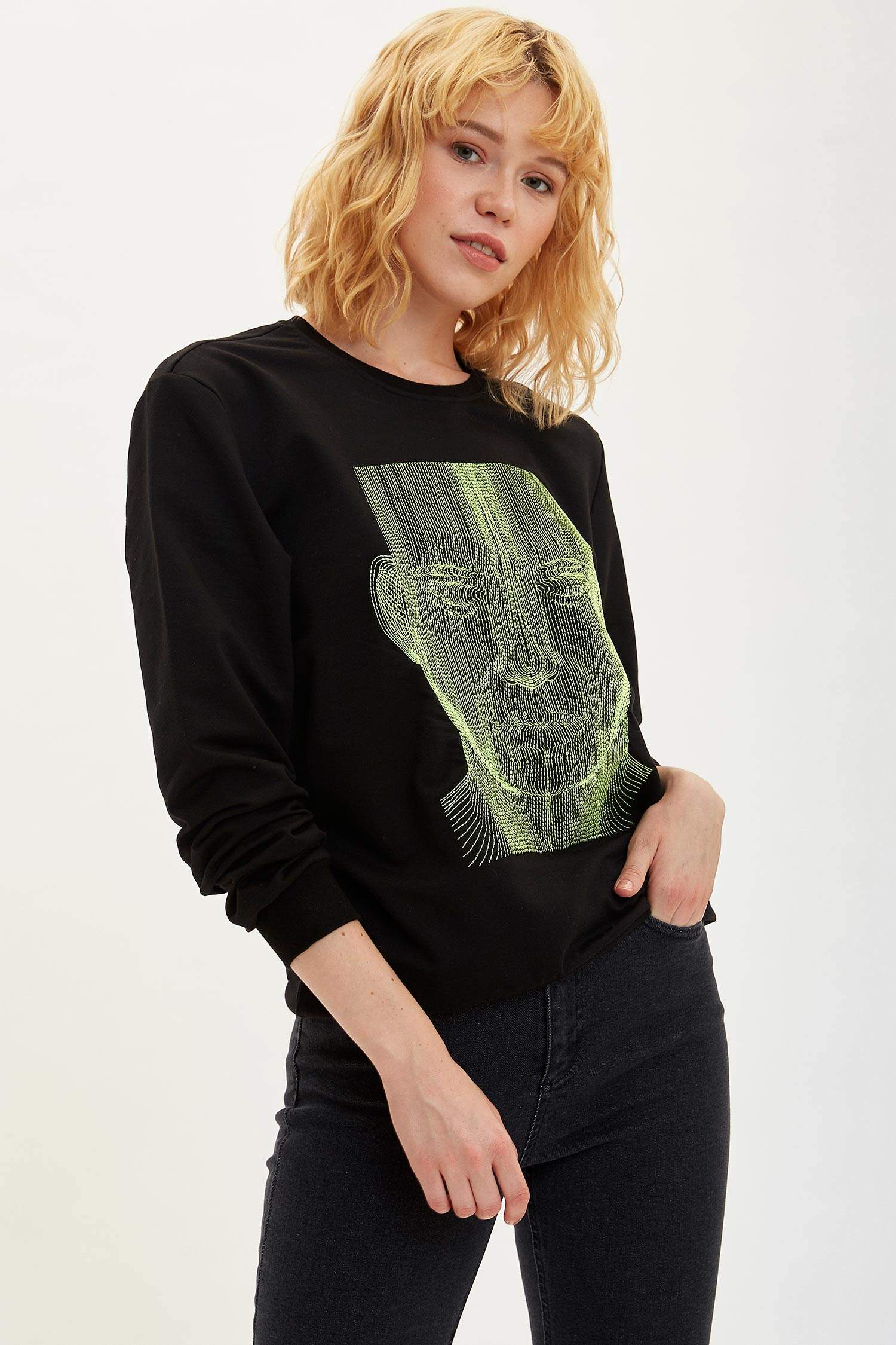 Slim Fit Bisiklet Yaka Cepsiz Pamuklu Uzun Kollu Sweatshirt