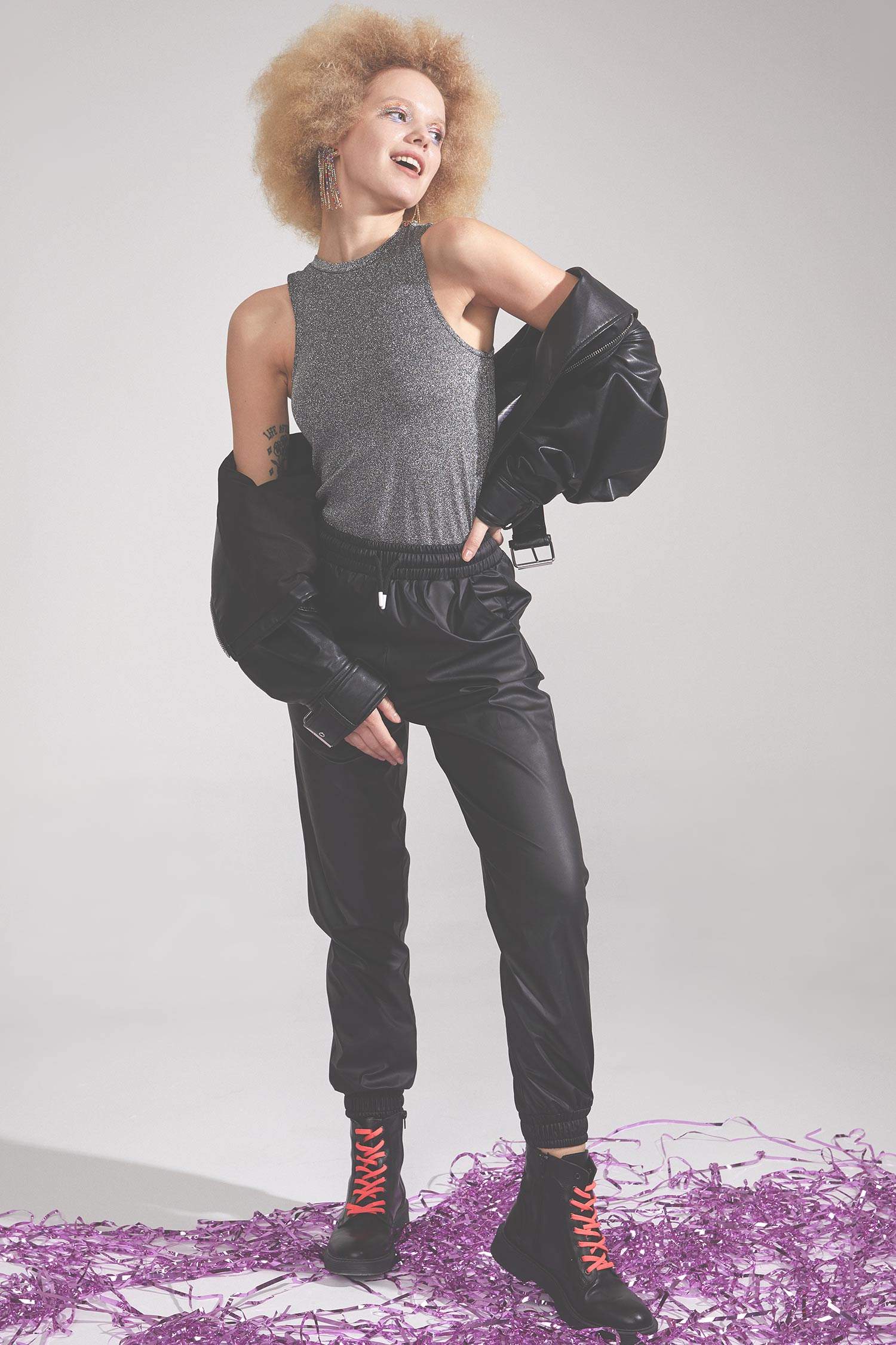 Slim Fit Dik Yaka Atlet