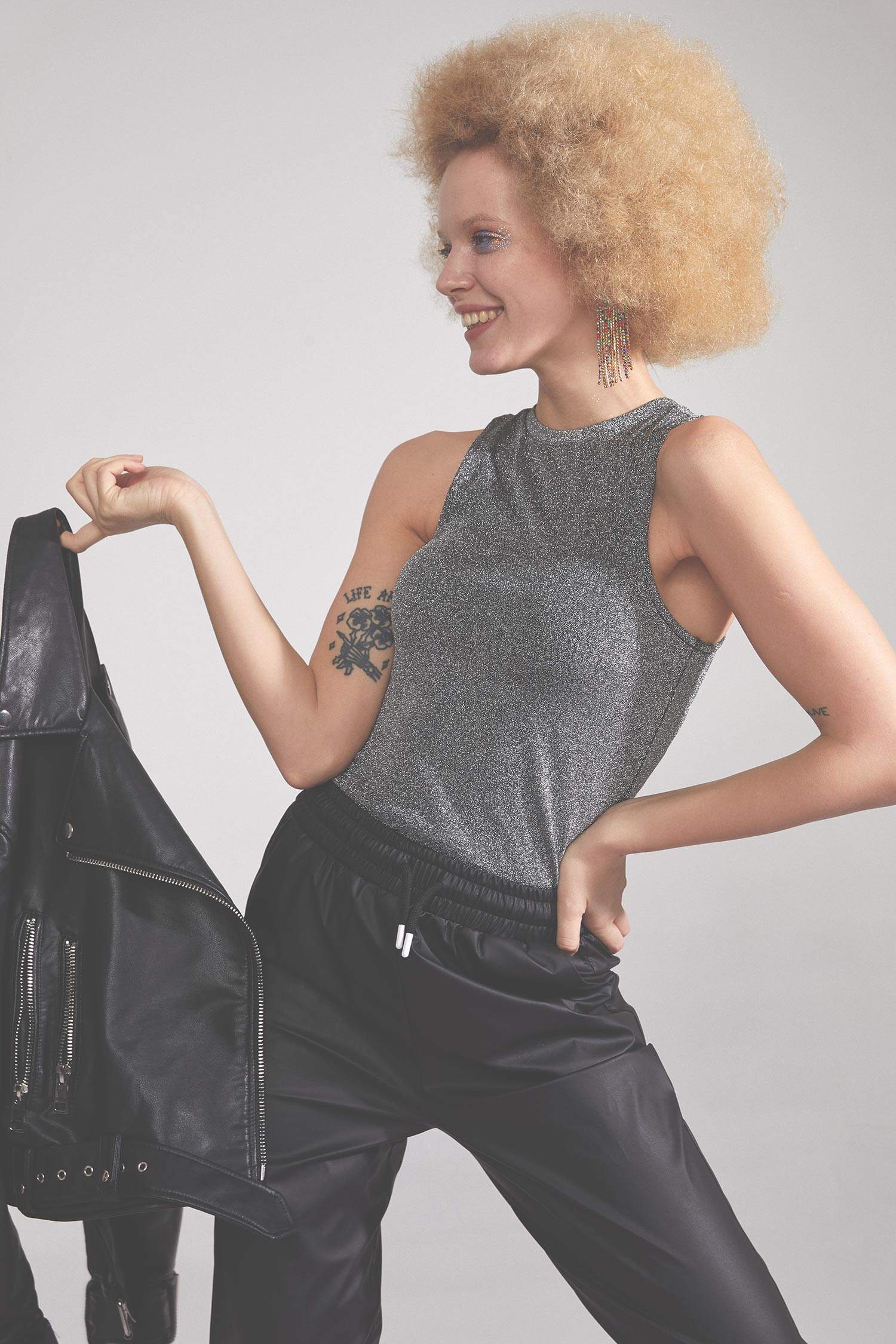 Slim Fit Dik Yaka Atlet