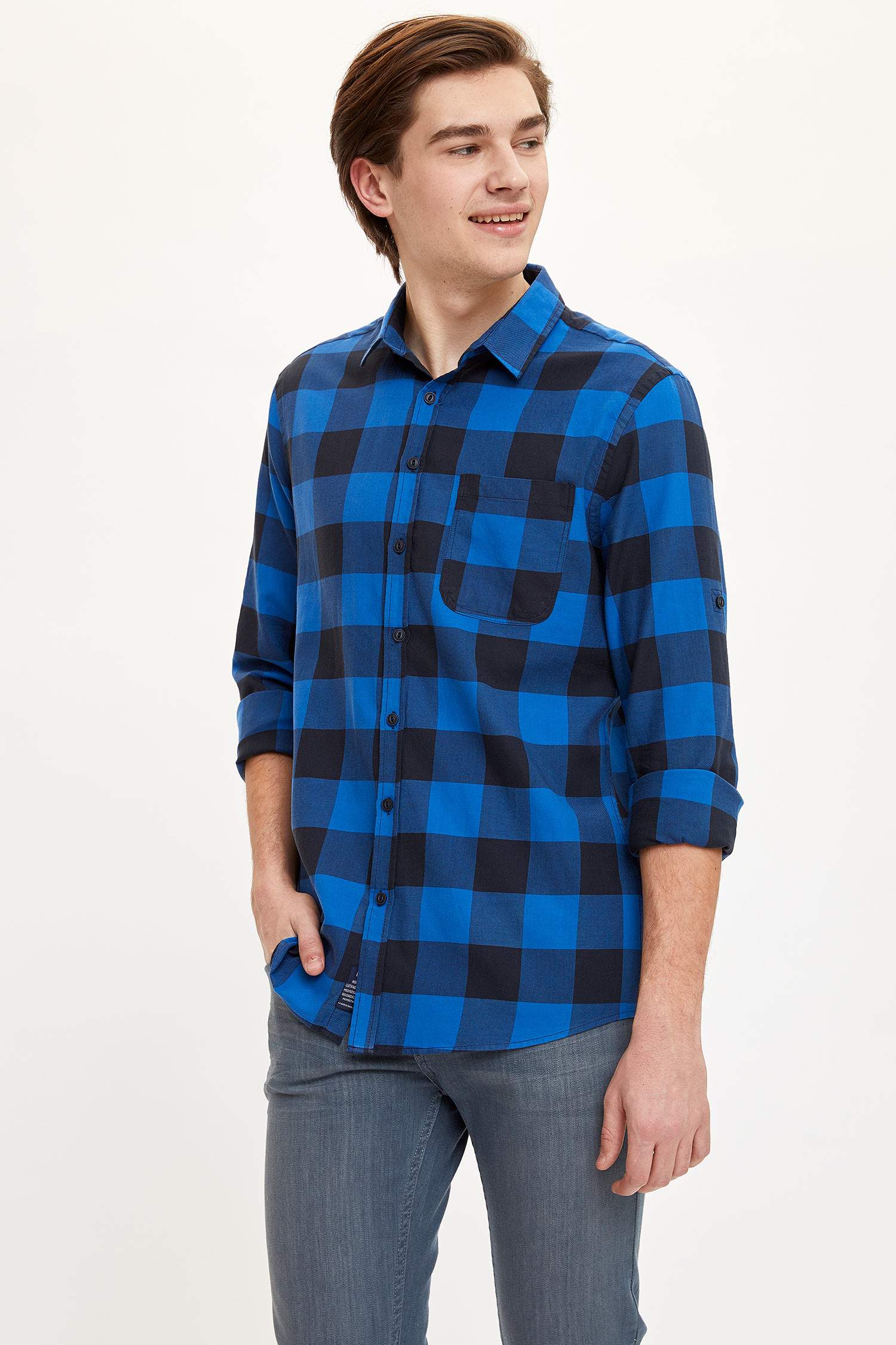 Slim Fit Kare Desenli Uzun Kollu Gömlek
